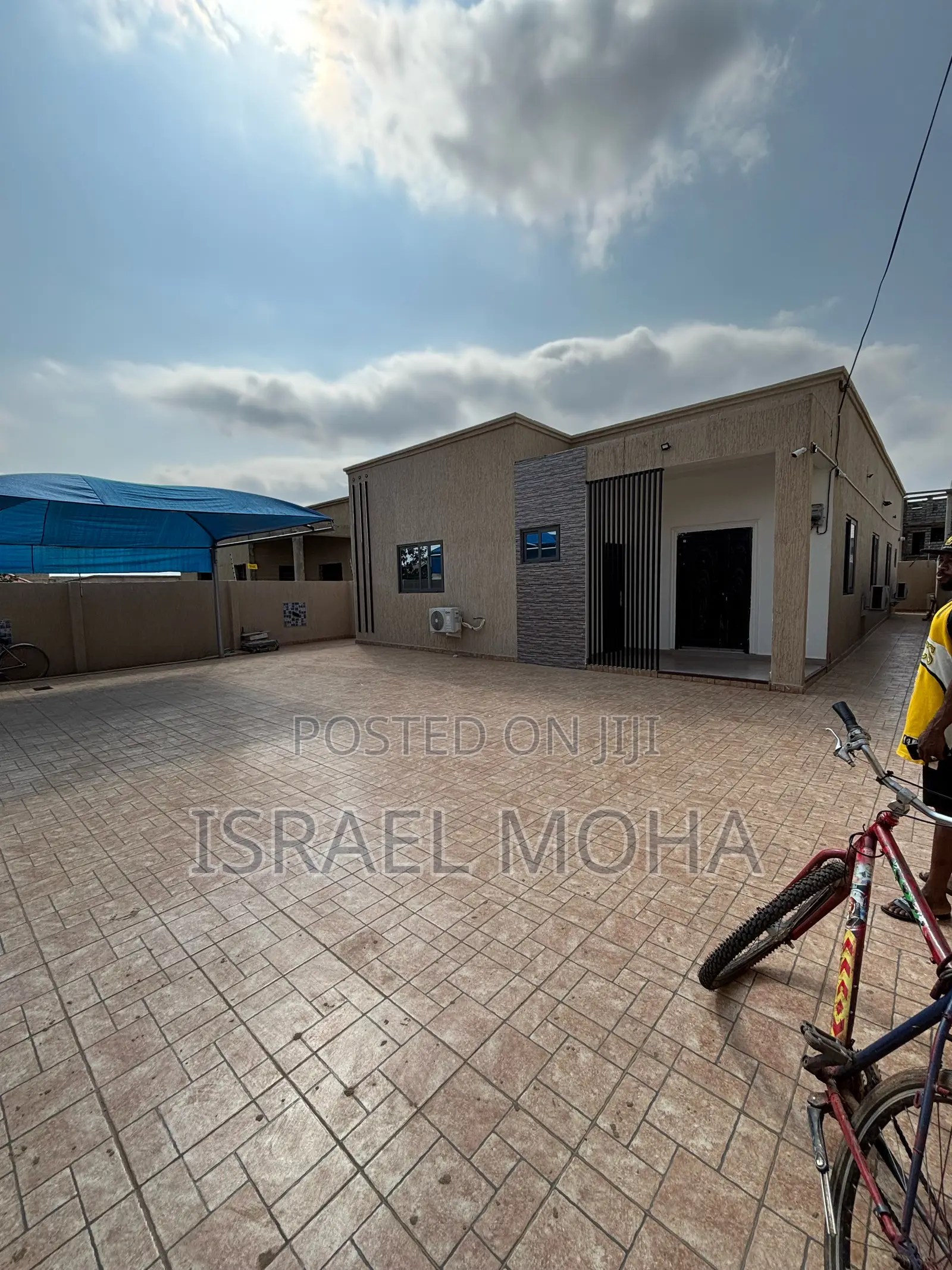 Executive 3 Bedrooms House for Sale