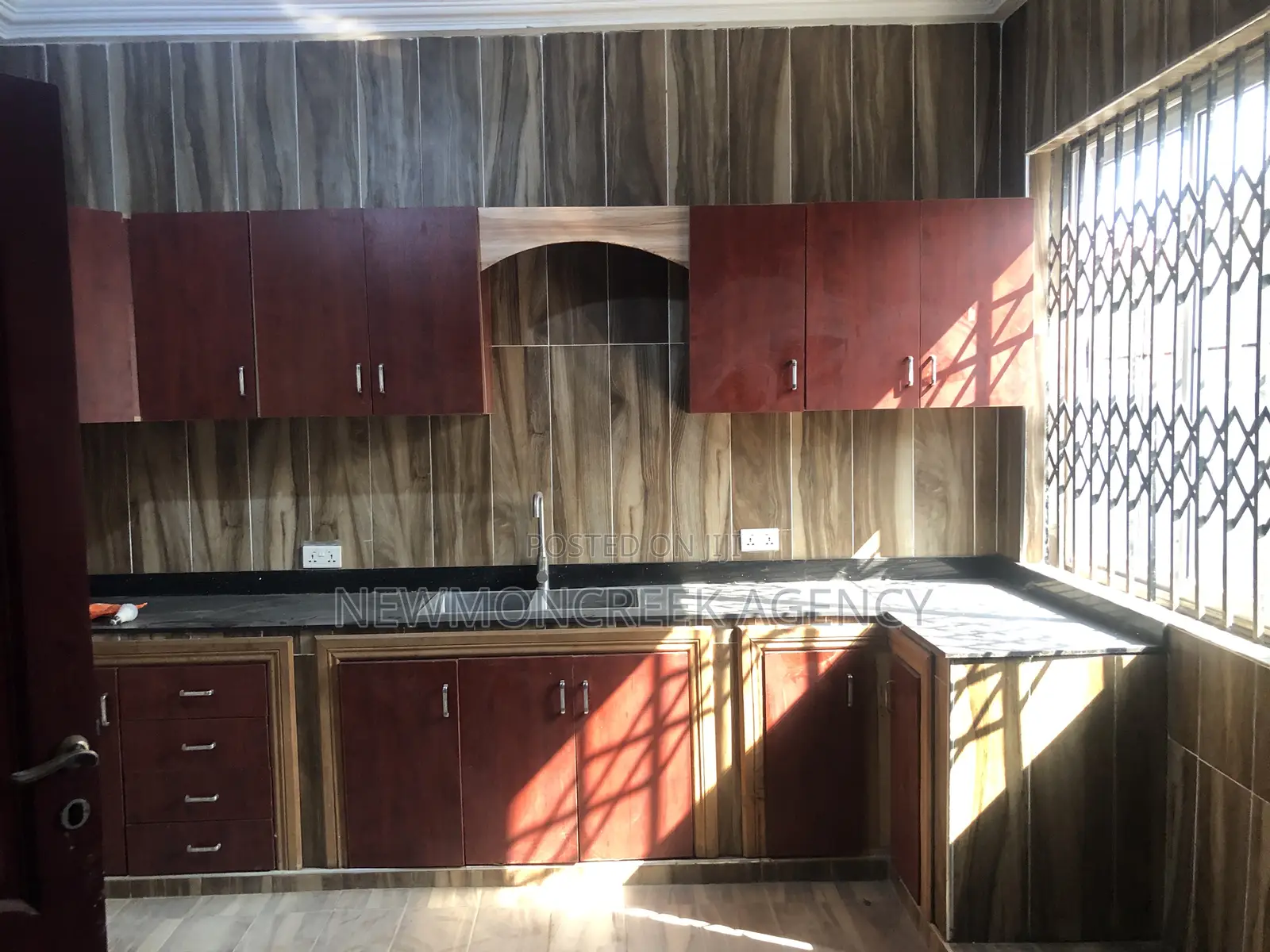 4bdrm Duplex in Lakeside Estates, Accra Metropolitan for rent