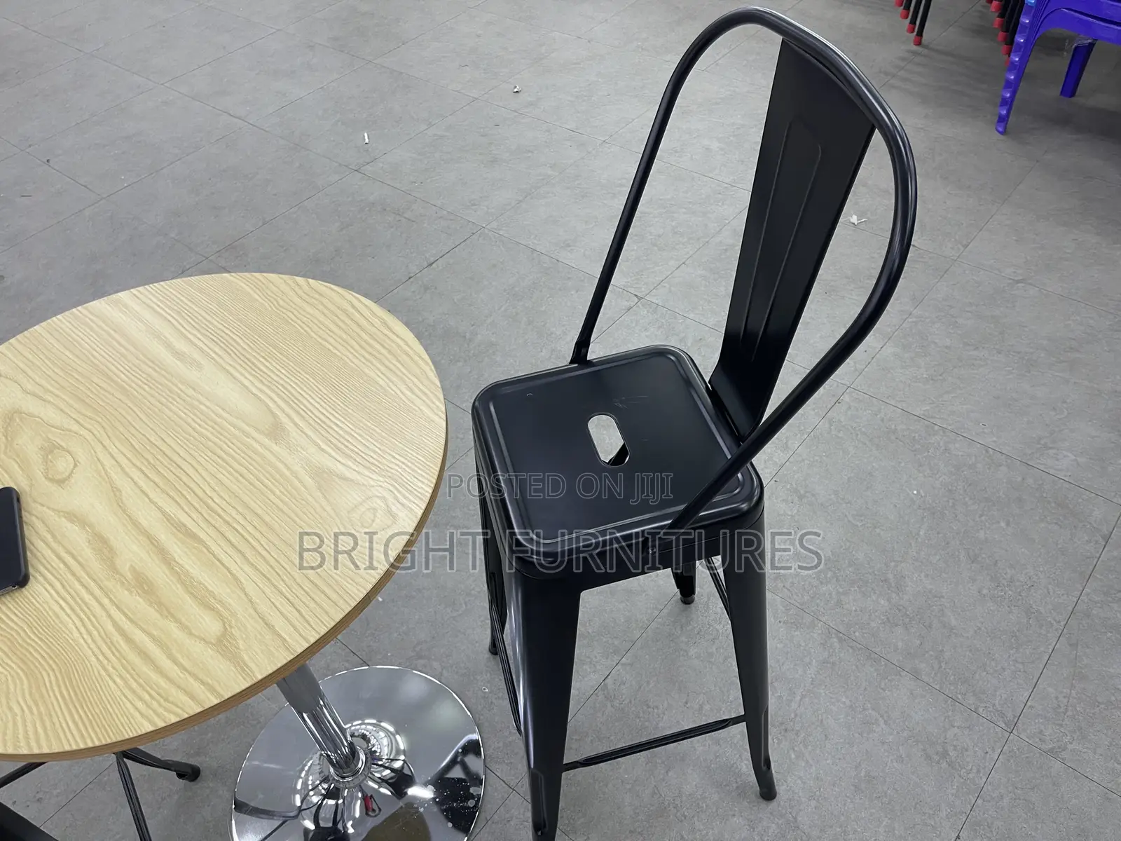 High Quality Unique Bar Table With Two(2) Bar Stools