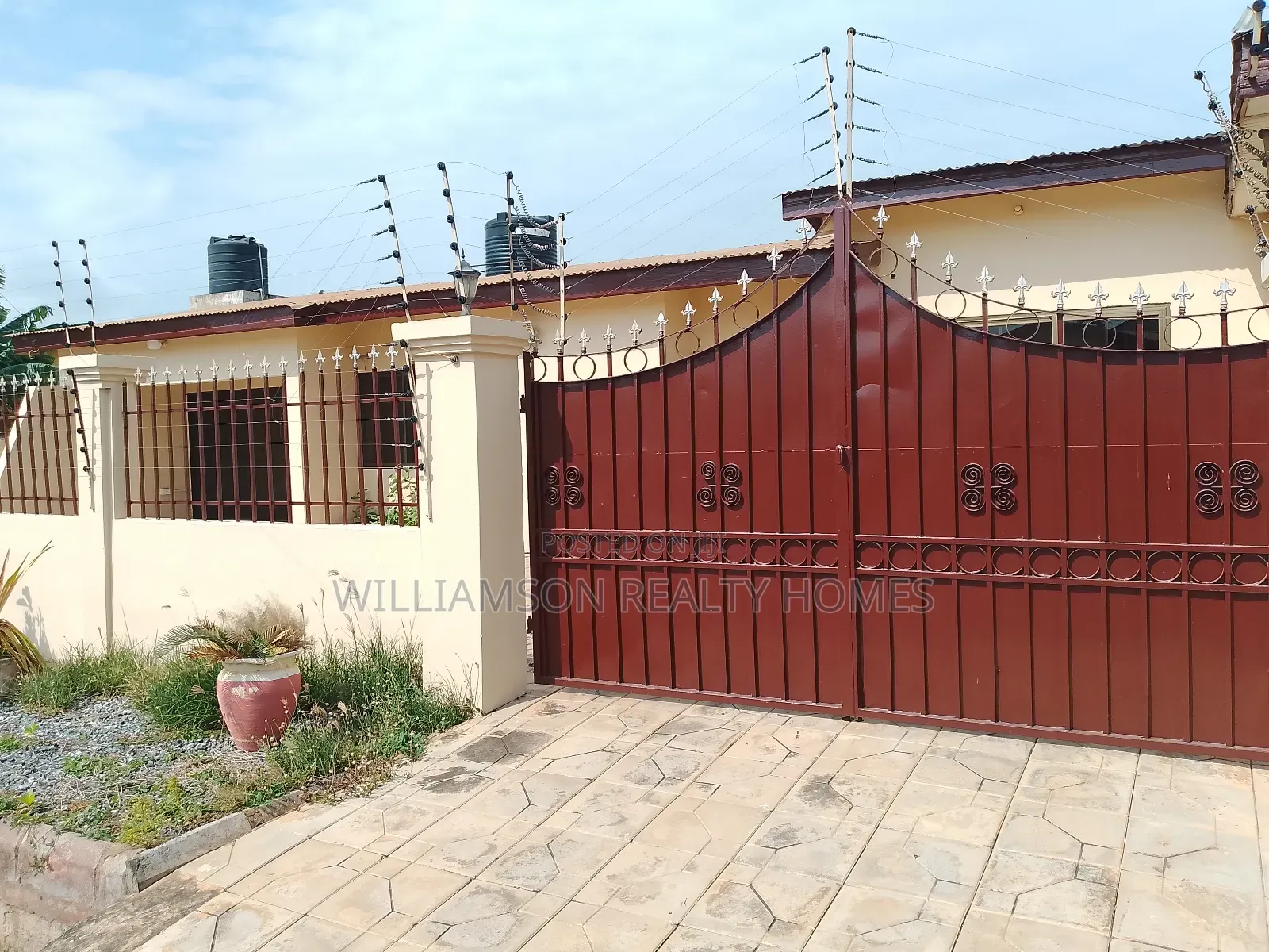 4bdrm House in Community 20 Estate, Spintex for rent