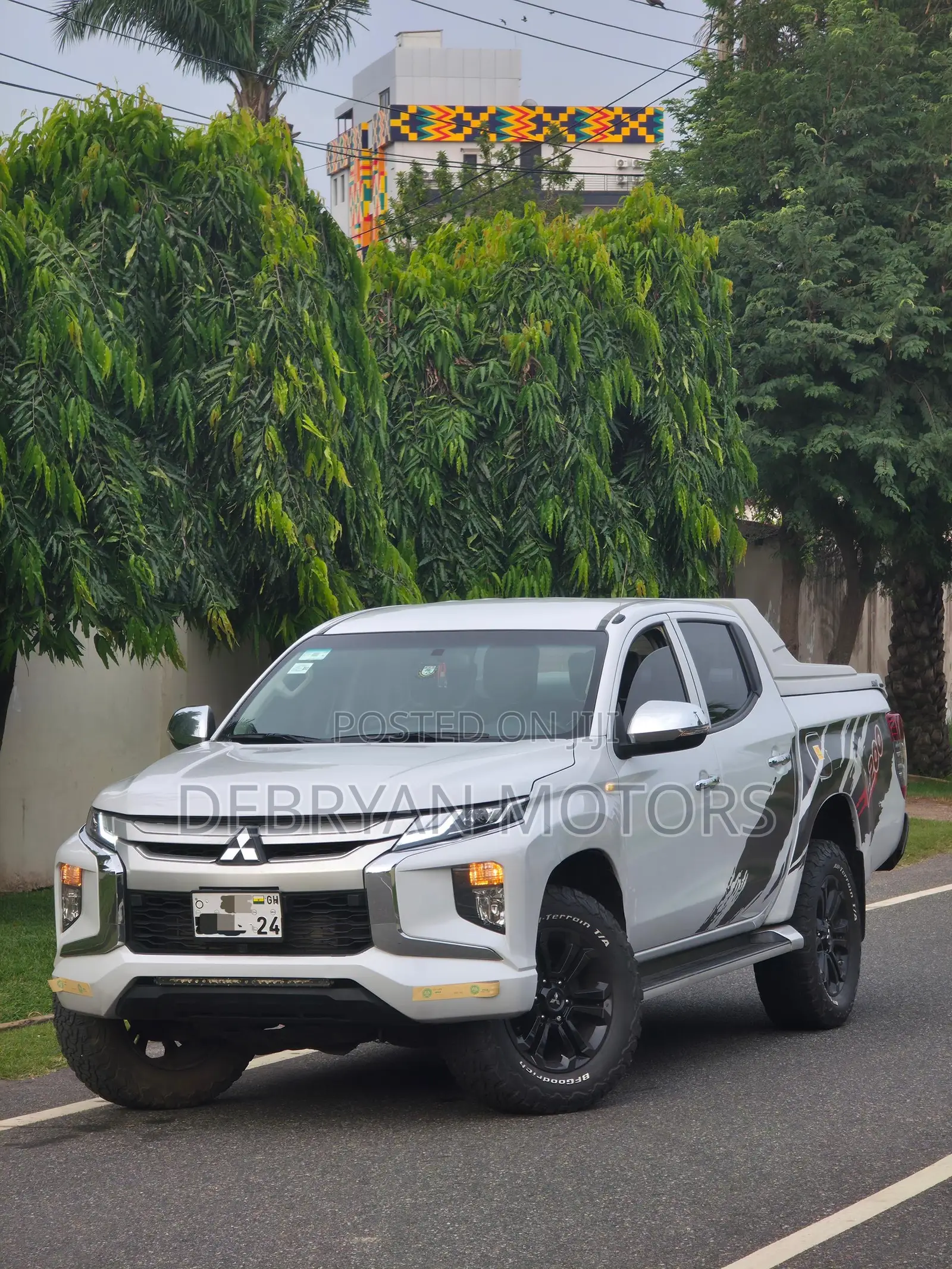 Mitsubishi L200 2023 White