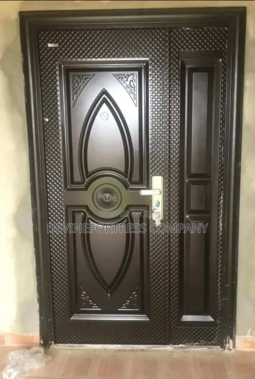 High Standard Door One N Half With Handle and Keys