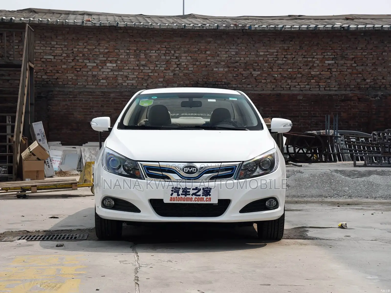 BYD E2 47 kWh 94 hp FWD 2019 White