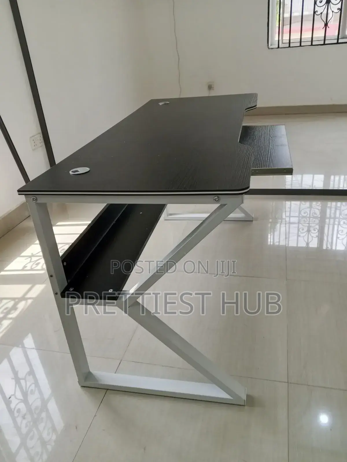 Gaming Studio Office Desk With Book and Keyboard Shelves