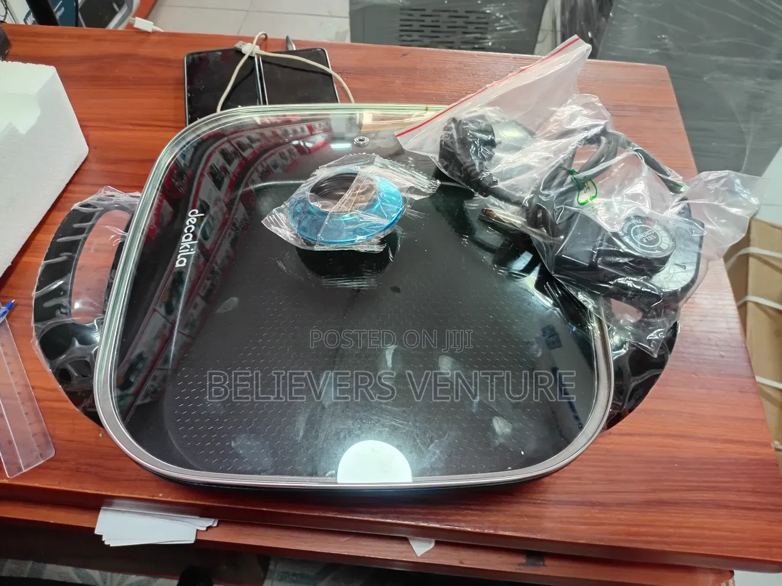 One Port for All Decakila Skillet Electric