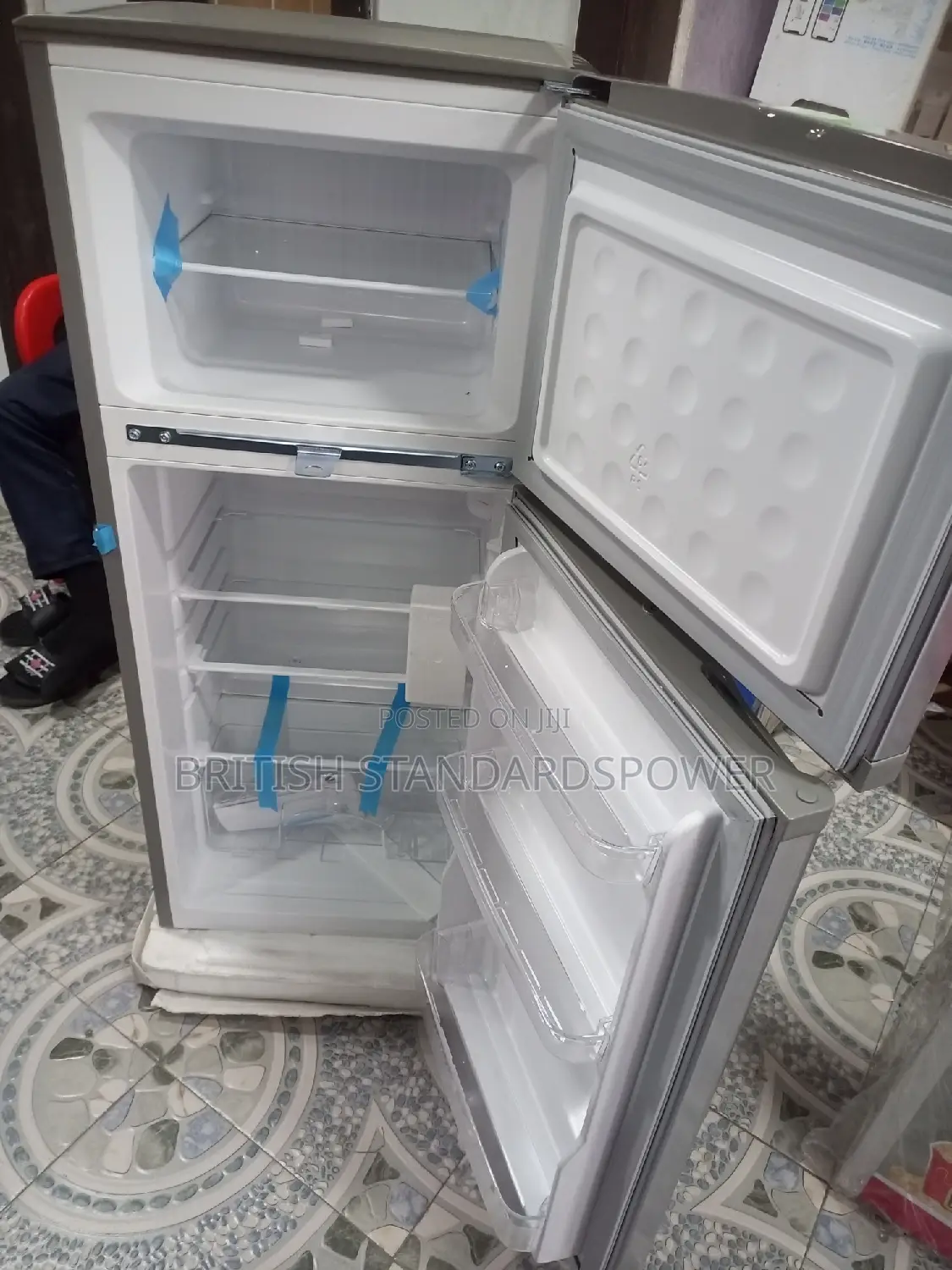 Amazing 117l Top Freezer Roch Fridge Silver