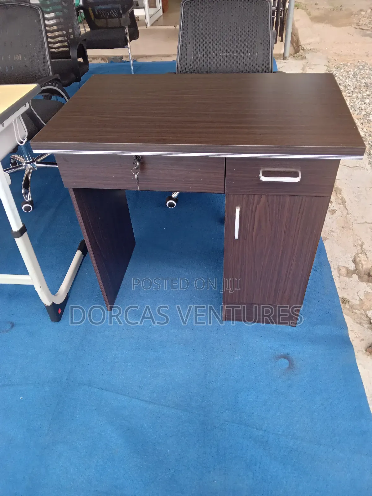 Collaboration Zone Desk