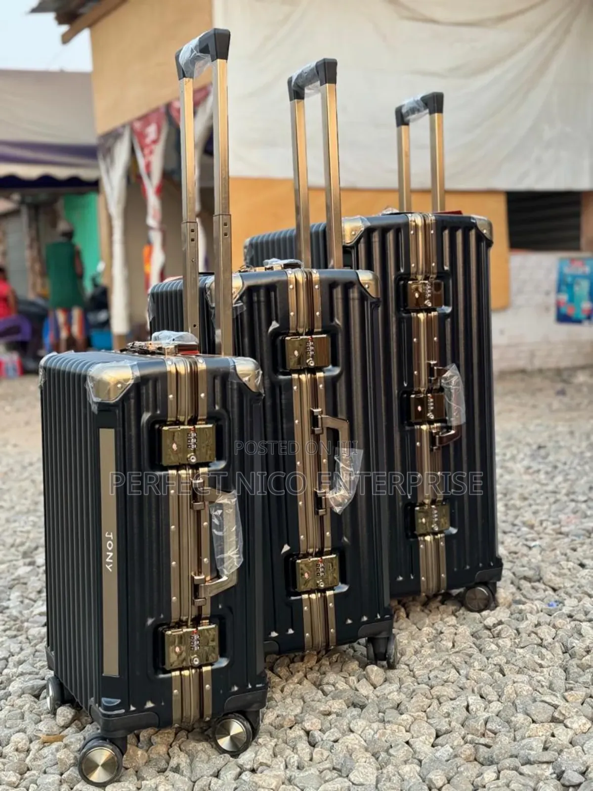 New Arrival | 3-in-1 Luxury Hard Shell Luggage Set 