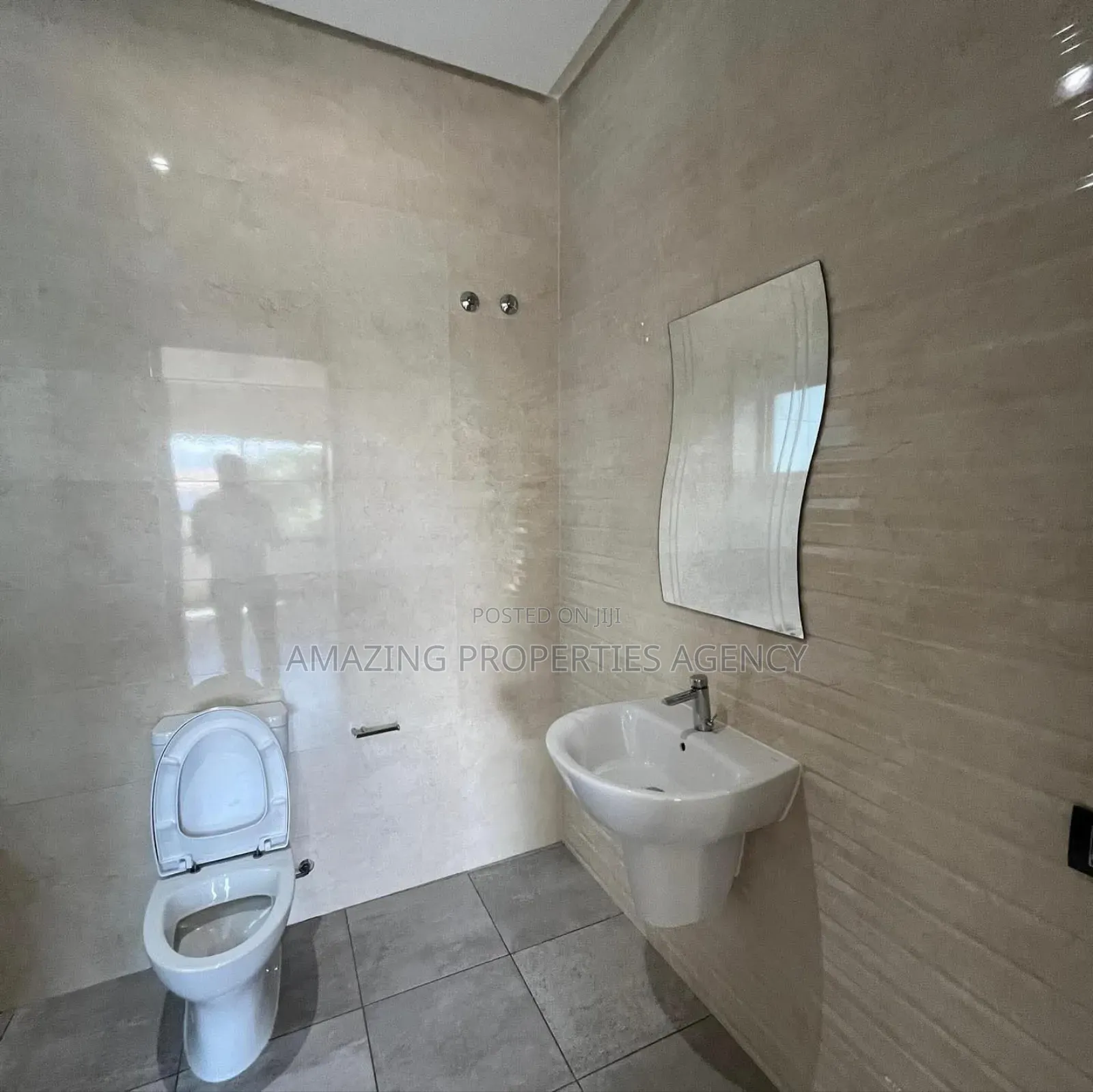 4bdrm House in East Legon for rent