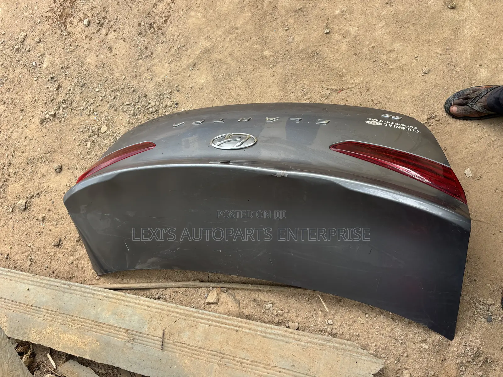Hyundai Elantra 2018-2020 Booth / Trunk