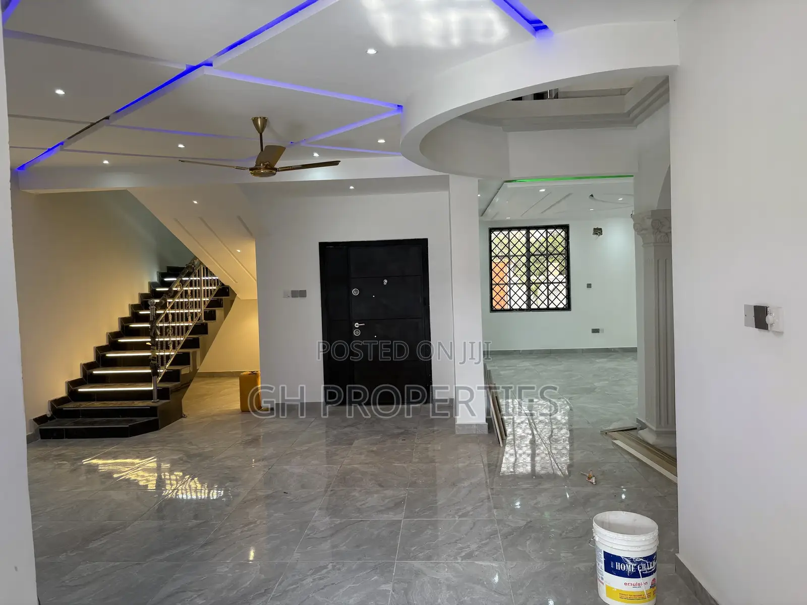 7bdrm Mansion in Atasemanso., Kumasi Metropolitan for sale