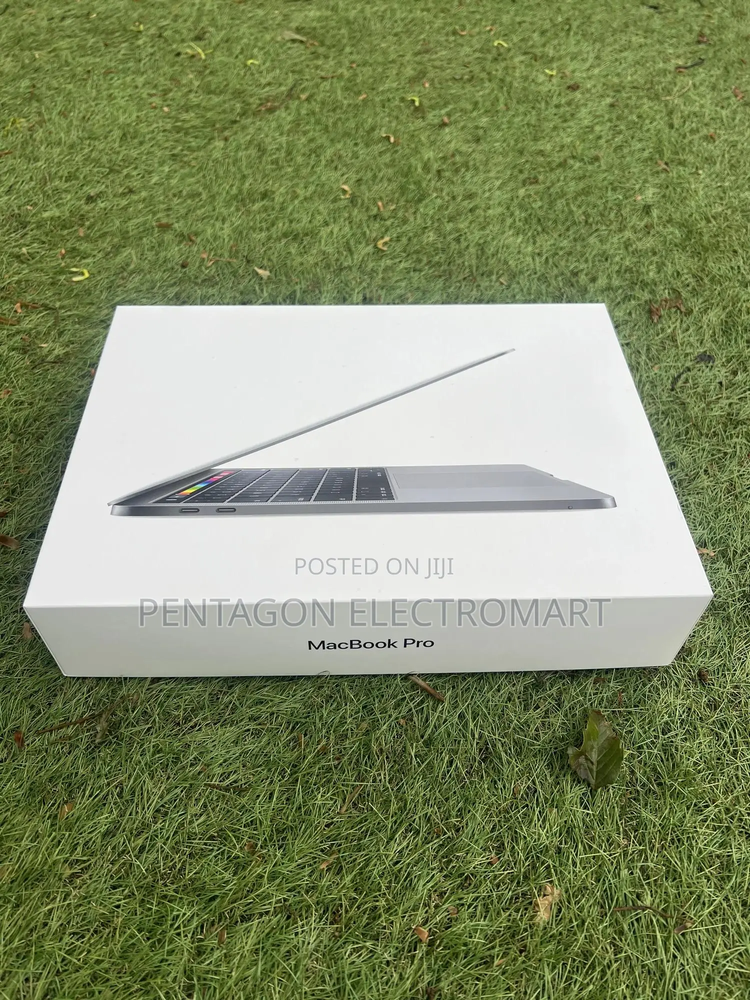 New Laptop Apple MacBook Pro 2019 8GB Intel Core I5 SSD 512GB