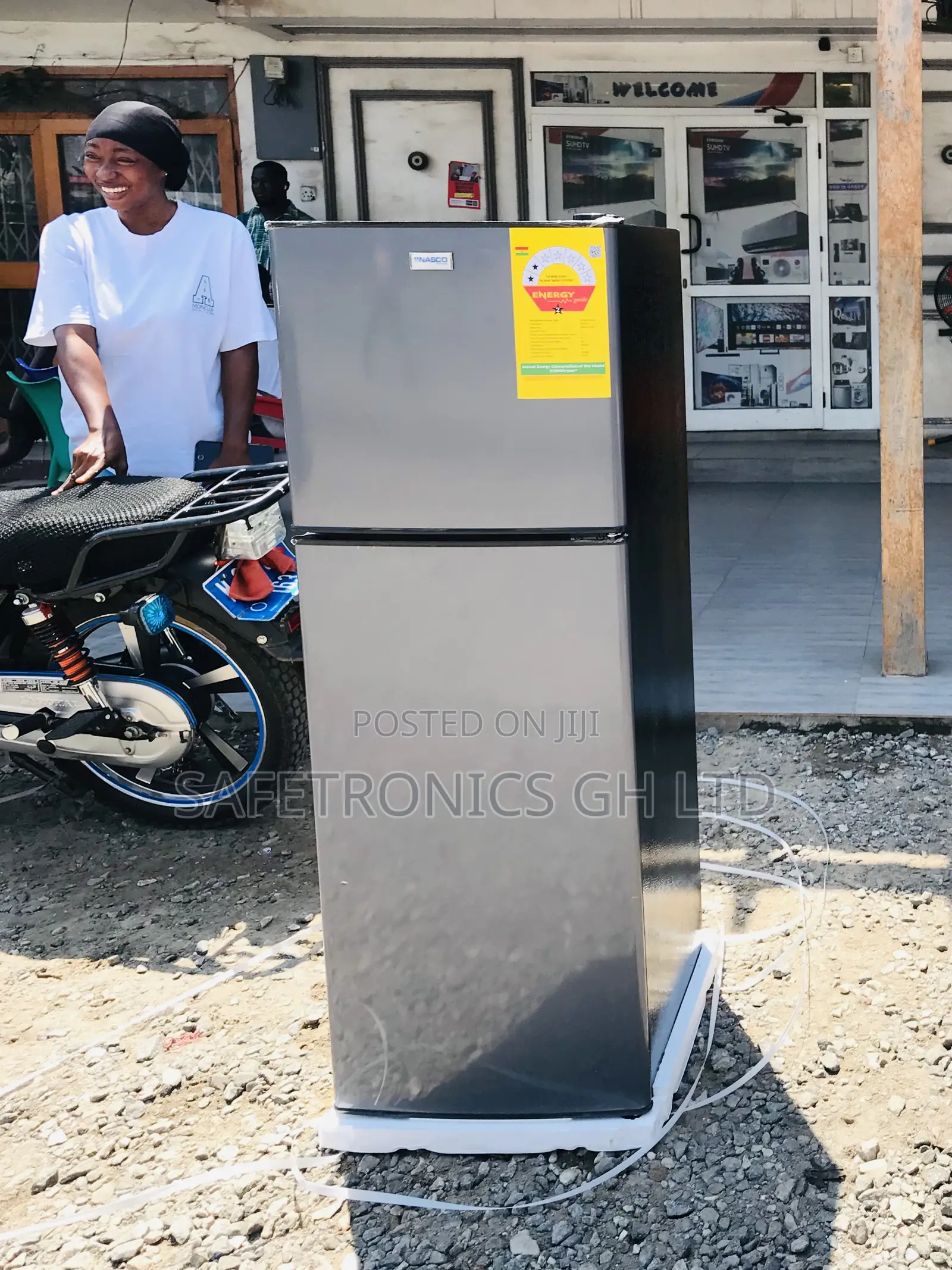 Buy Efficient Topfreezer 158l Doubledoor Dark Grey Fridge