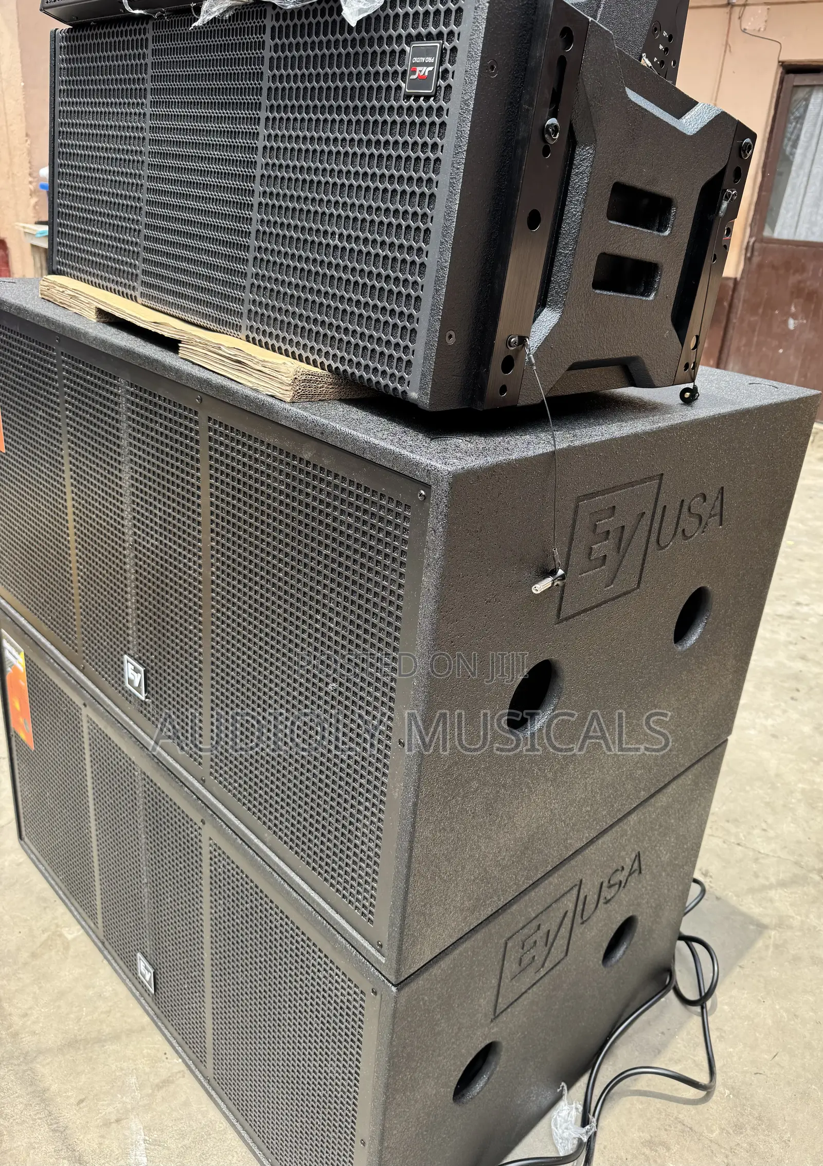 Full Rack With Ev Bass and 3- Line Arrays