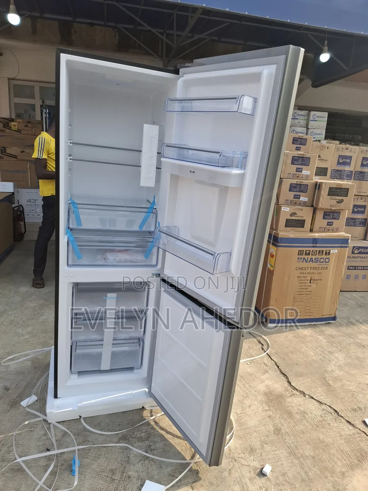 Quality Pearl Water Dispenser Bottom Fridge 309 Litres F