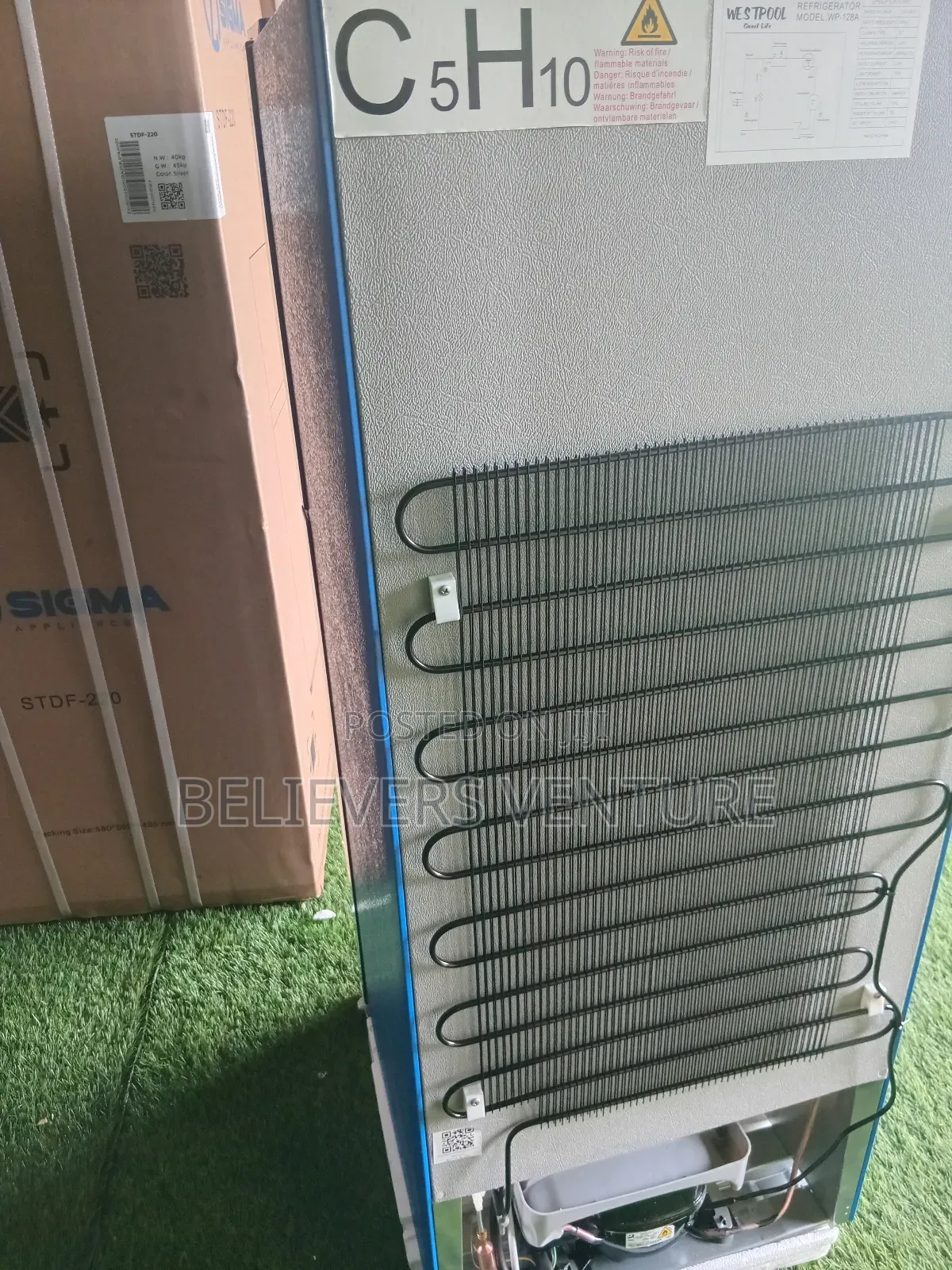 Strong Compressor Westpool Fridge Fridge Freezer 108liters