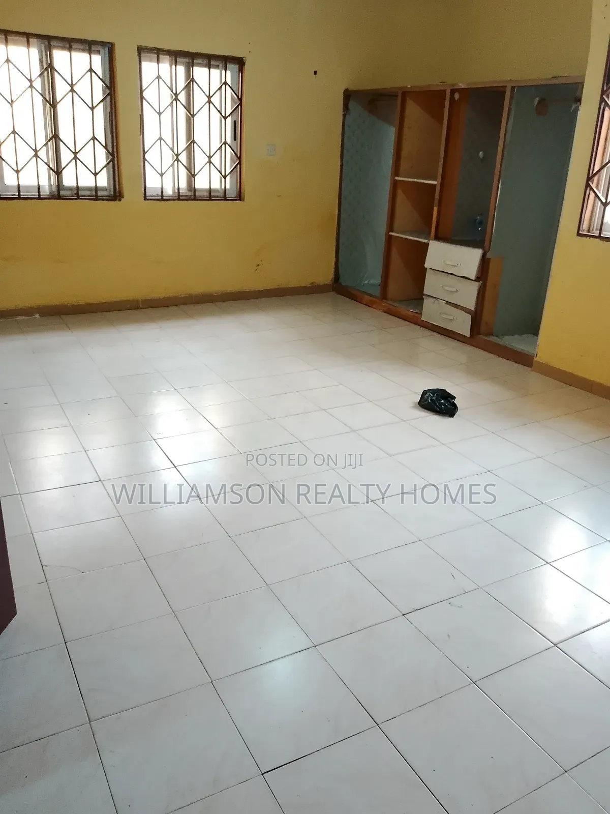 3bdrm House in Hfc Estate Area, Spintex for rent