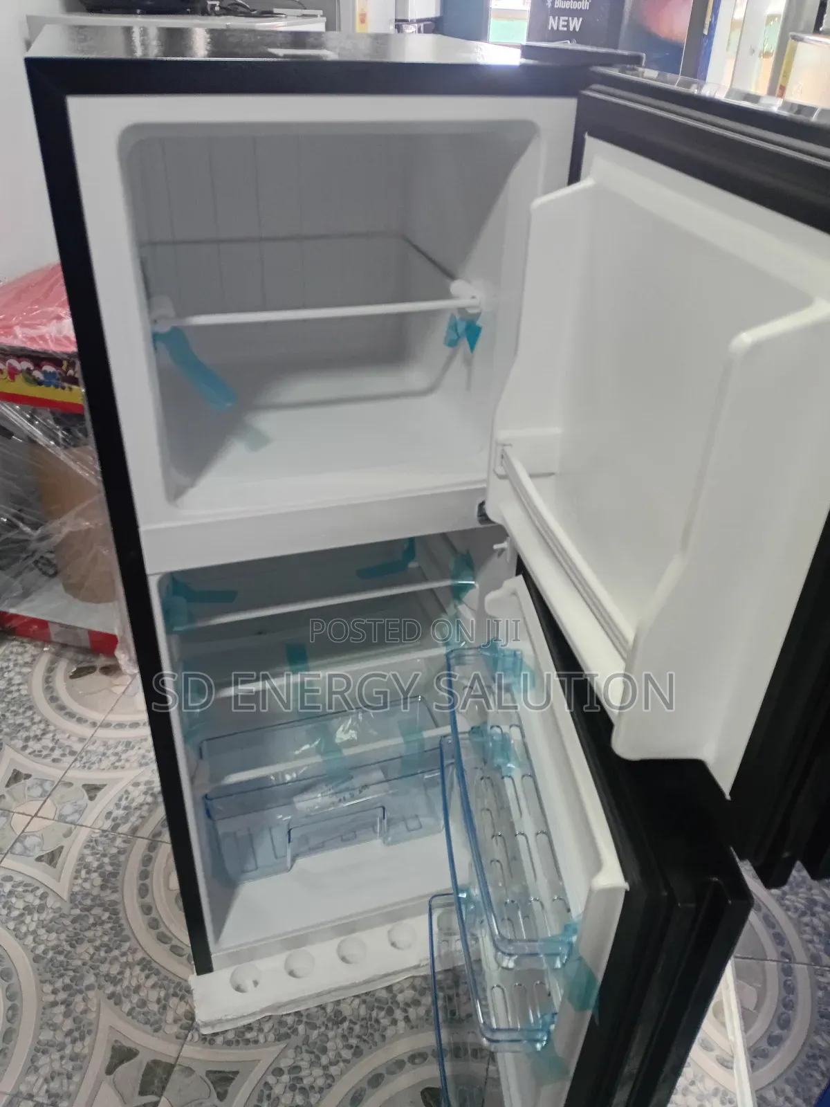 Amazing Flow Westpool Fridge 108 Litres Fridge Freezer