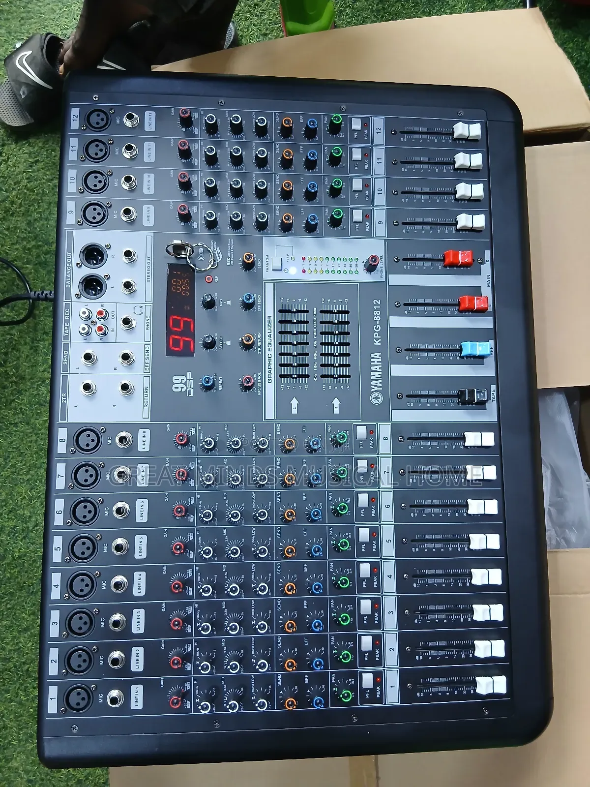 Yamaha KPG 12 Channels Mixer