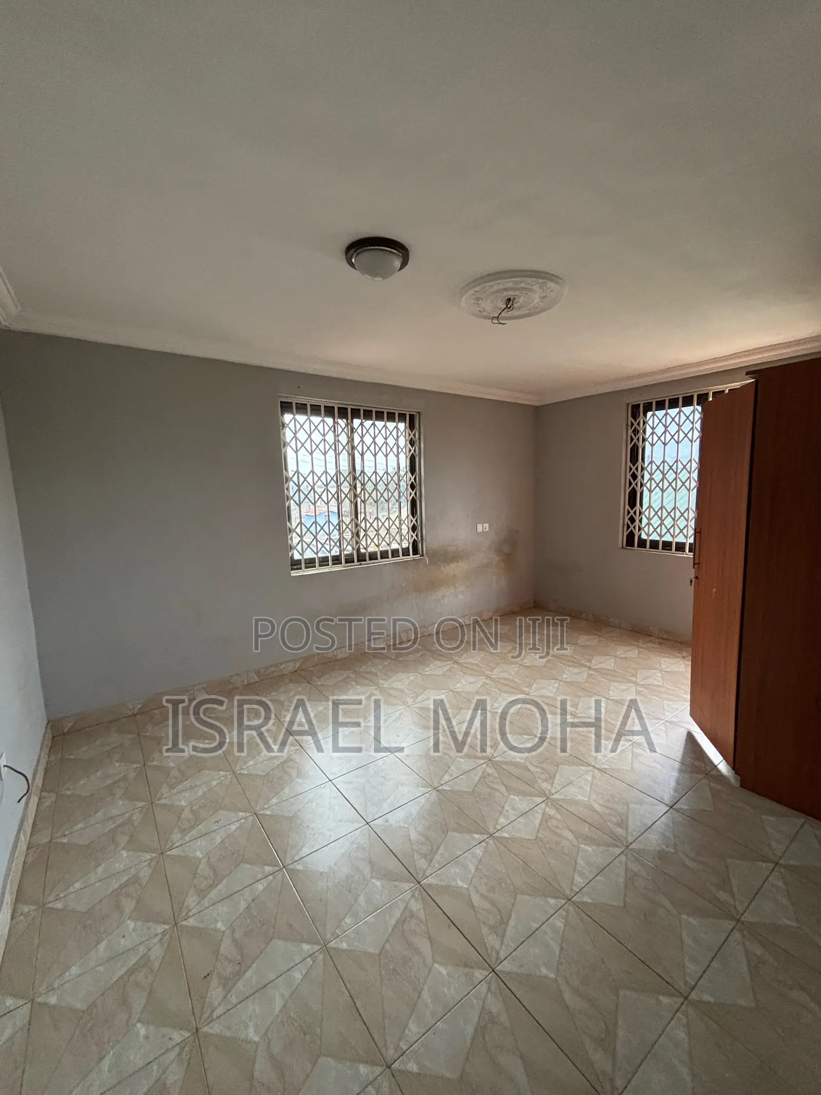 Two Bedroom Apartment Lakeside Community 8