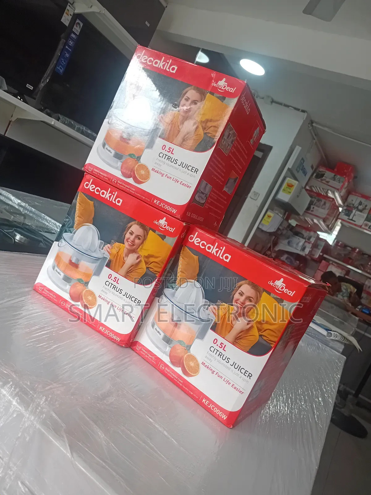 Decakila Affordable Fruit Squeezer