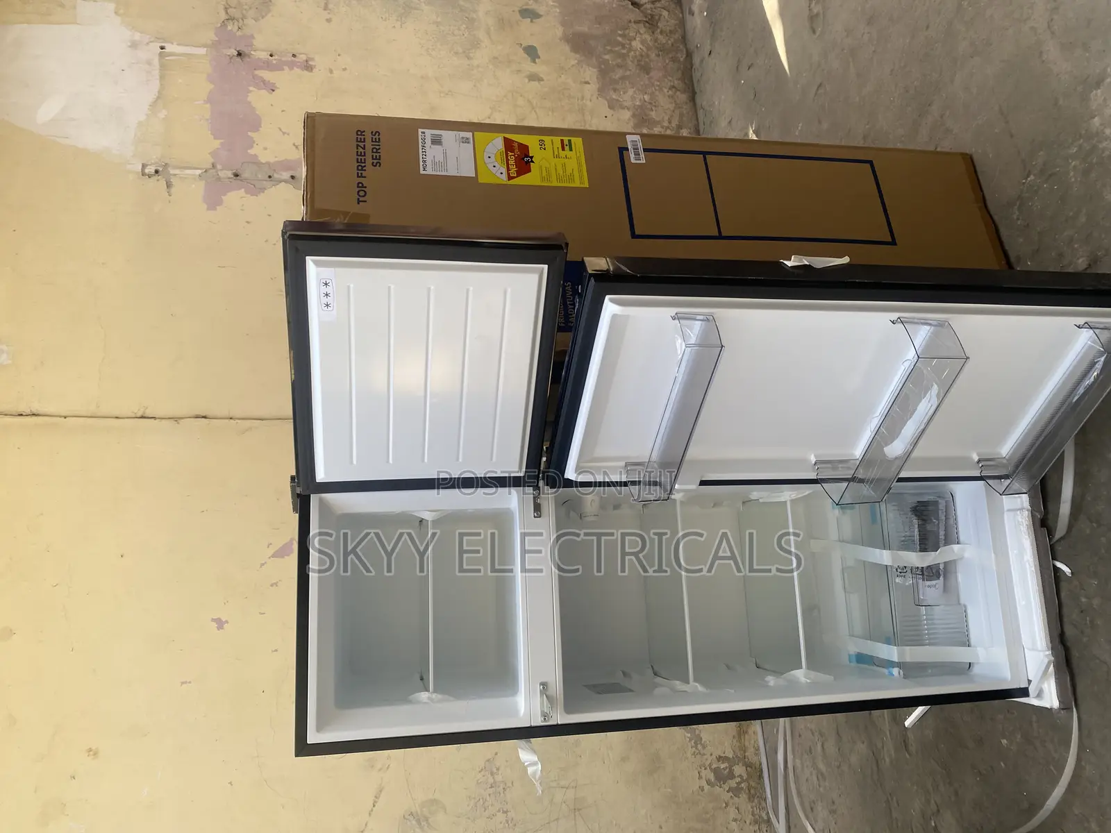 Midea 173liters Top Freezer Fridge