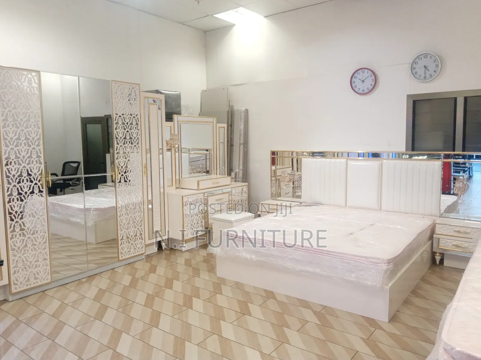 Bedroom Set With Drawers
