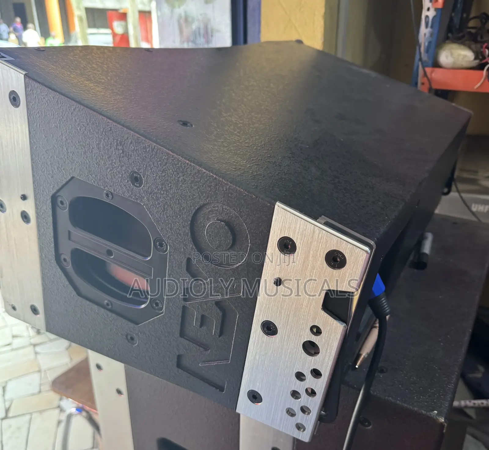 Nexo- 12-Inches Line Arrays