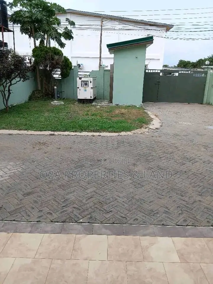4bdrm House in Osu, Danquah Circle for rent