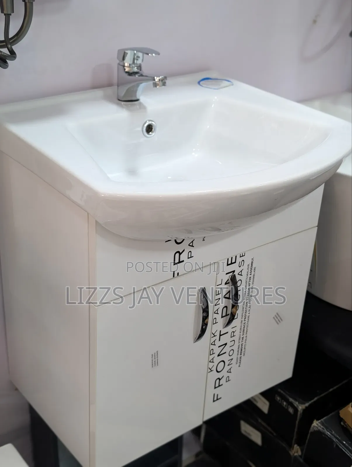 Cabinet Basin