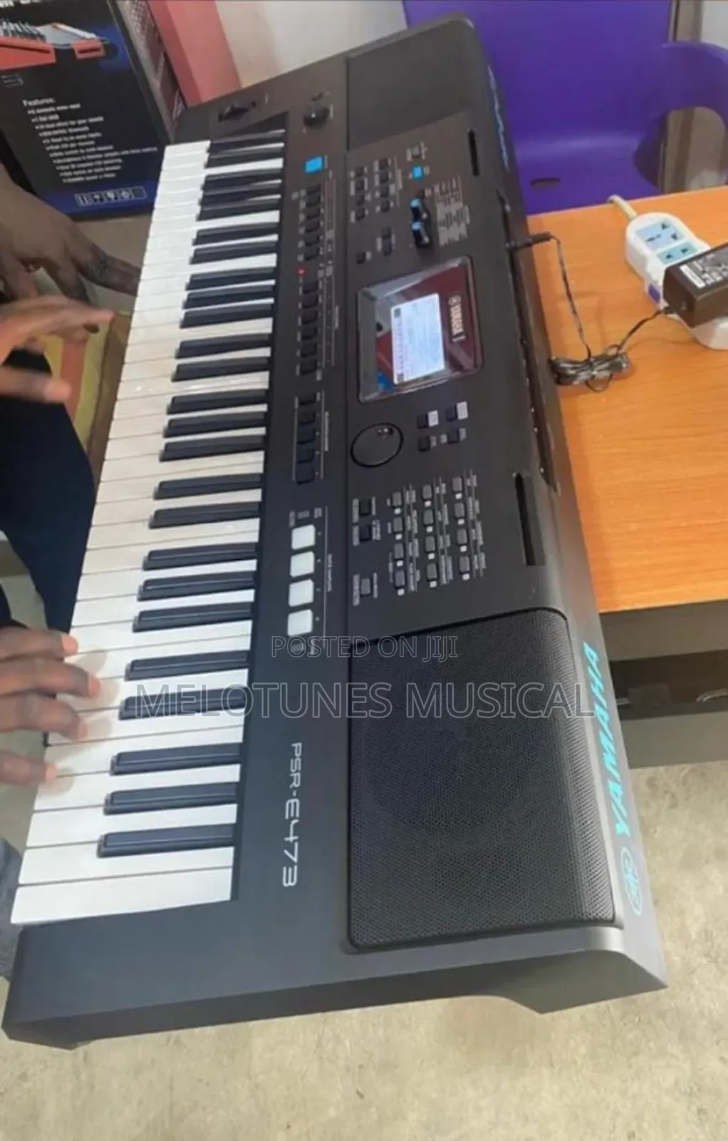 Yamaha PSR-E473 Portable Keyboard