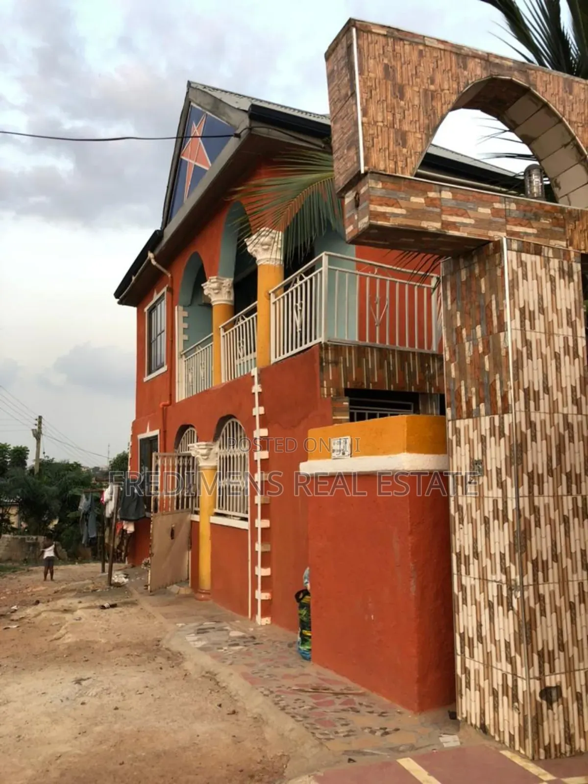 9bdrm Apartment in Fredimens Real, Afigya-Kwabre for sale