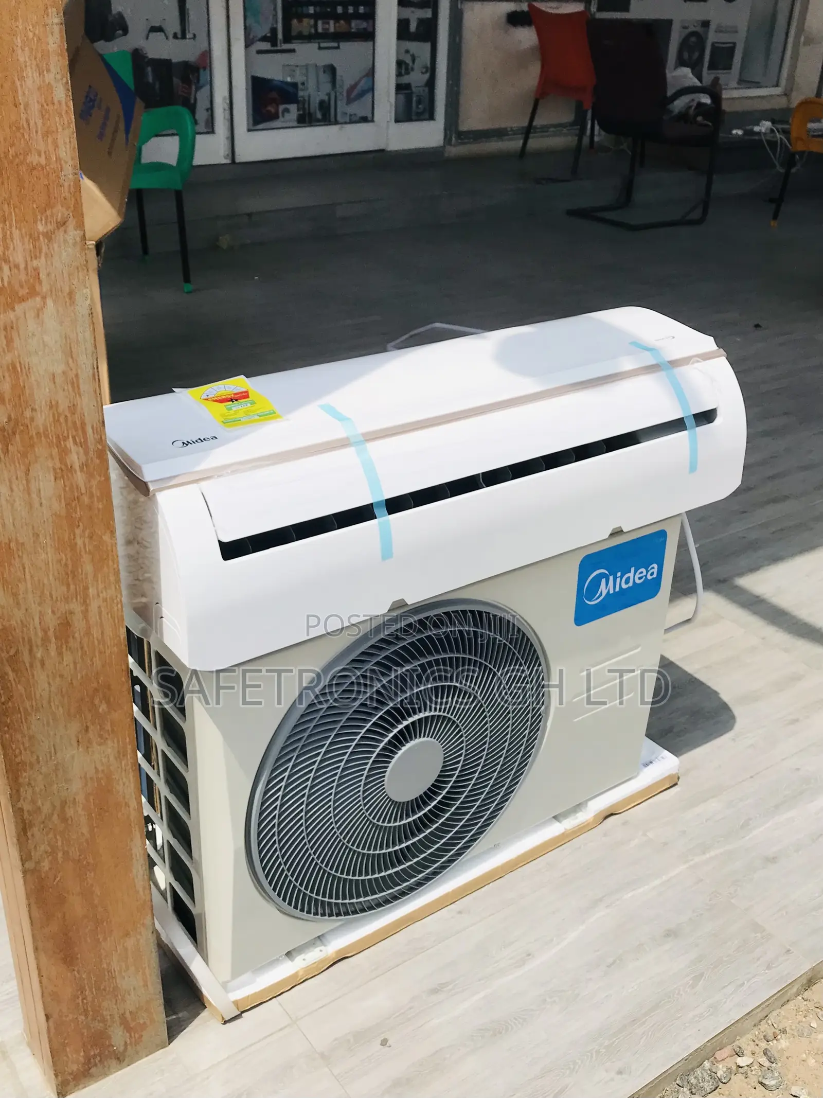 Trust Auto Restart Midea 1.5 Horsepower Split White Ac