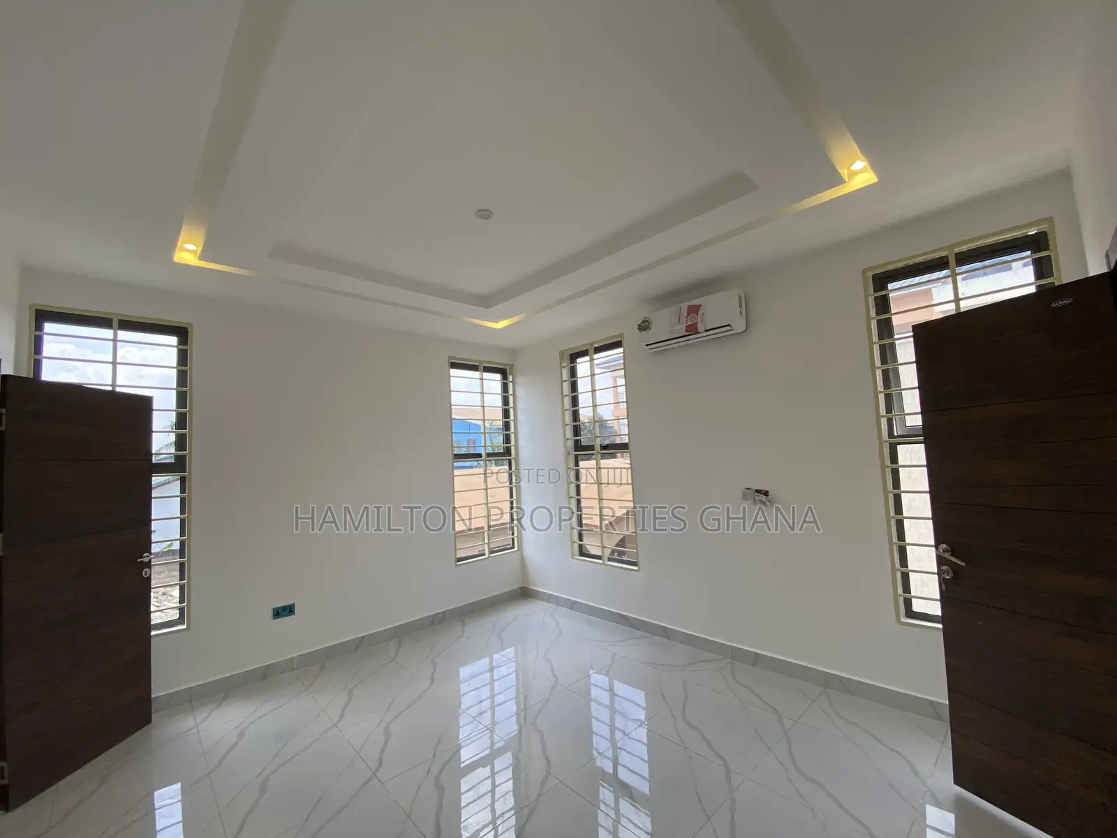 3bdrm House in School Junction Bvld for rent