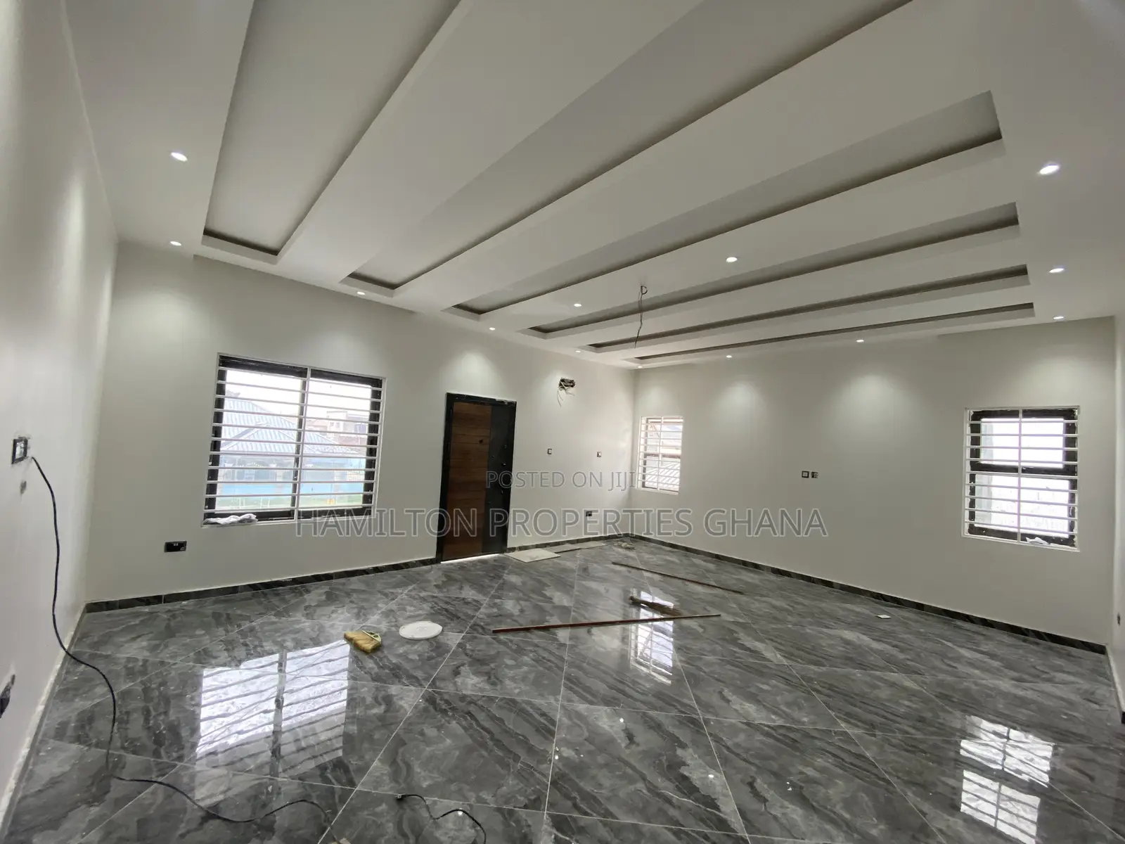 4bdrm Mansion in Lakeside Plot 4, Ashaley Botwe for sale