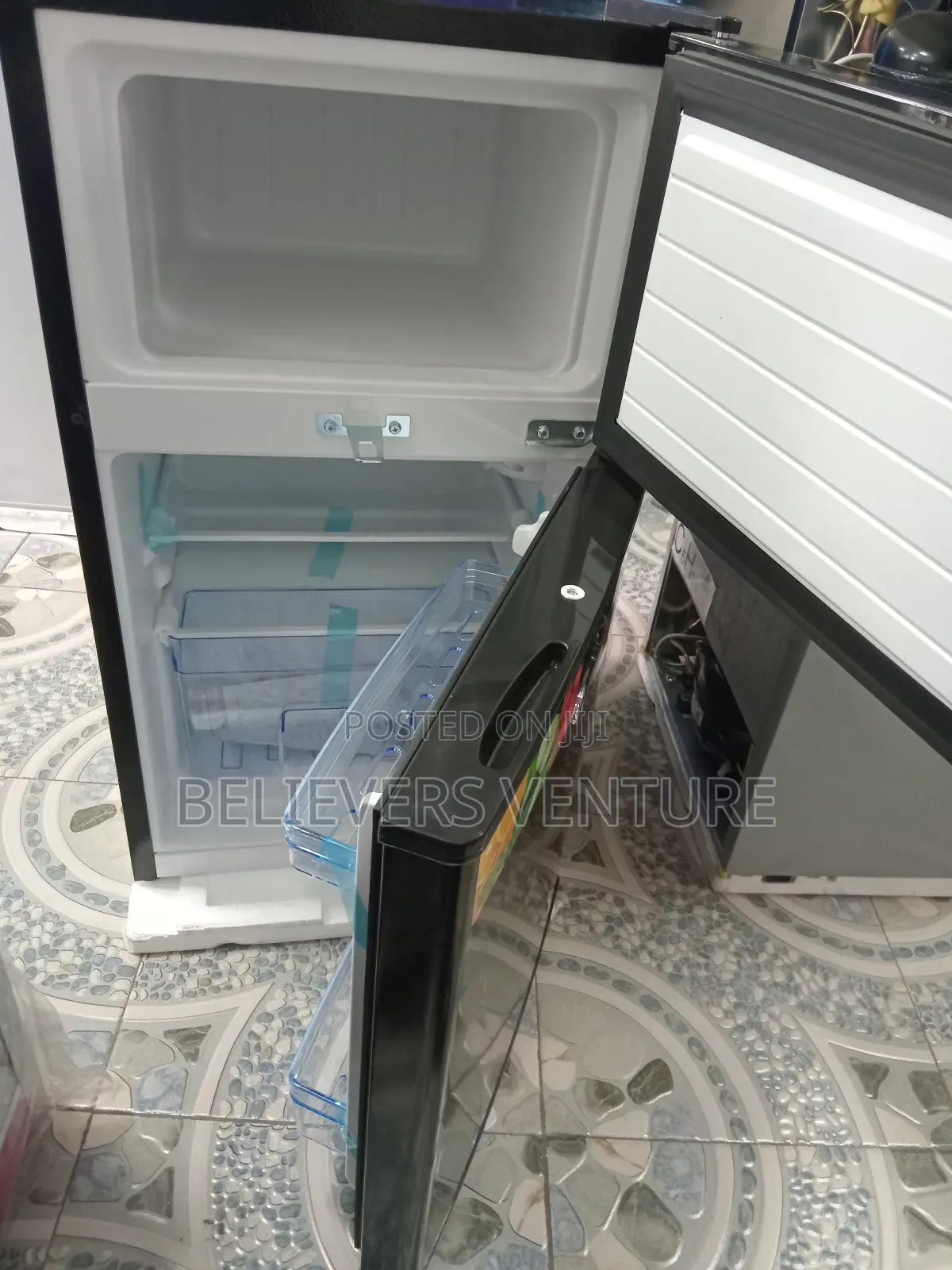 Table Top Double Door Westpool 80l Top Freezer Fridge