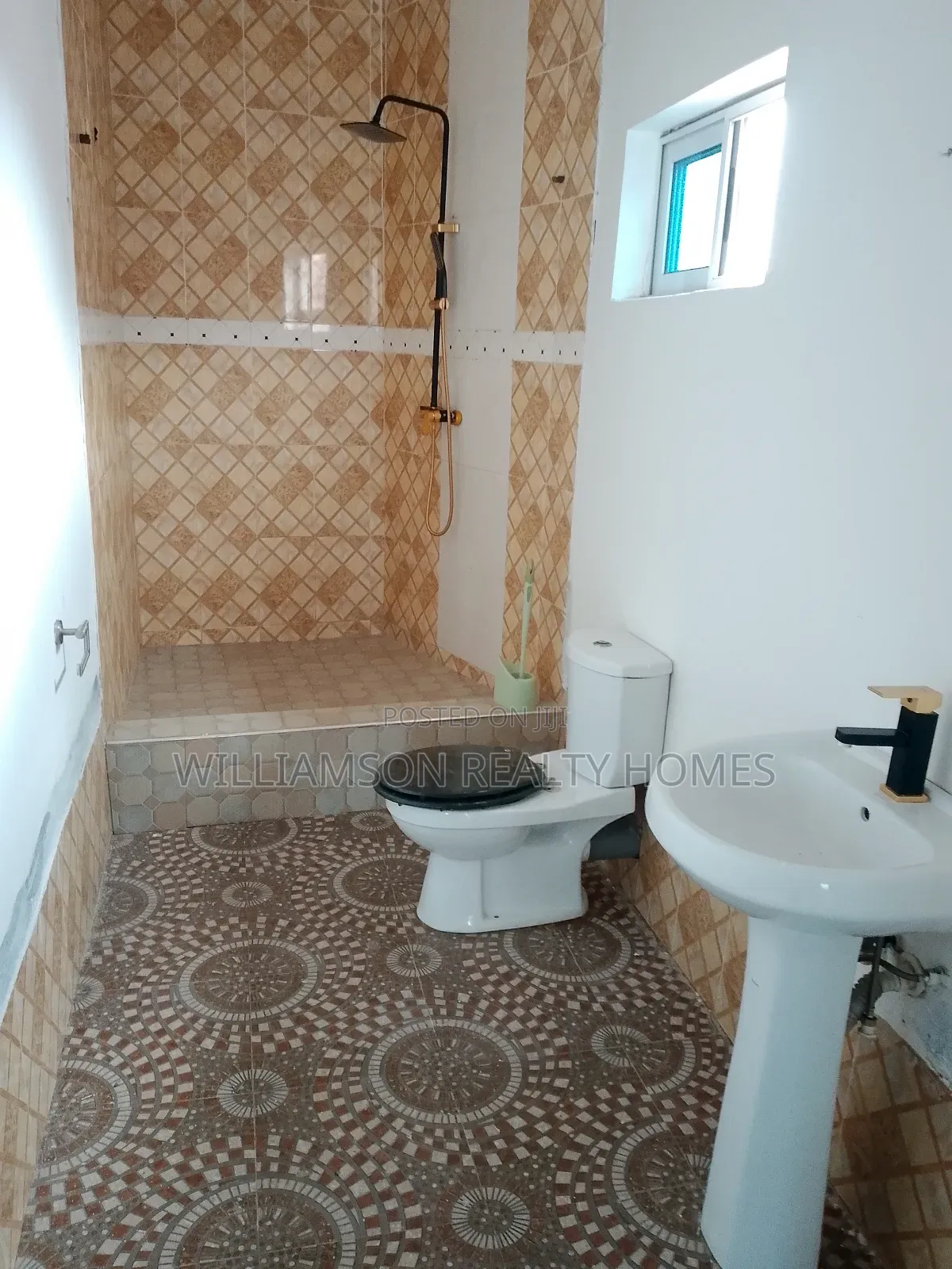 1bdrm Apartment in Community 18 Road, Spintex for rent