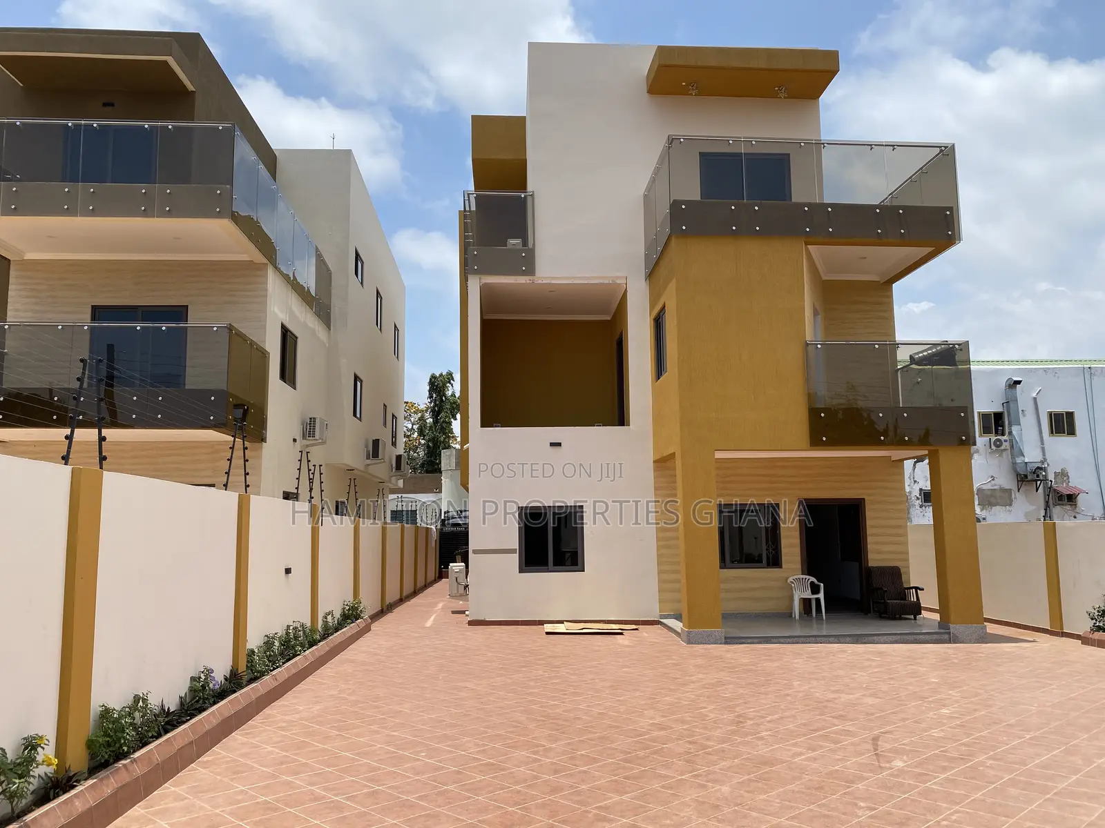 5bdrm Mansion in East Legon Bvld 4 for rent
