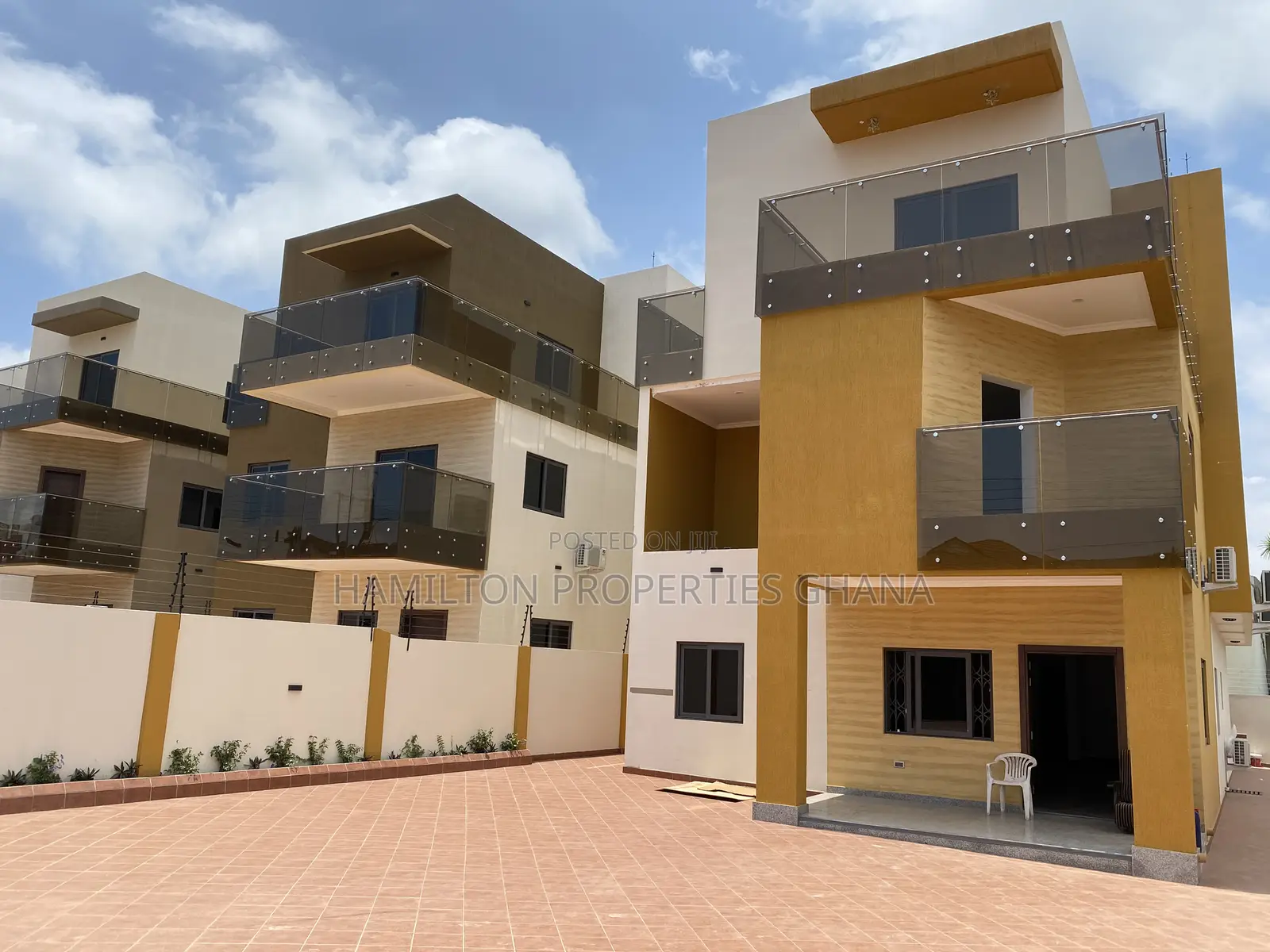 5bdrm Mansion in East Legon Bvld 4 for rent