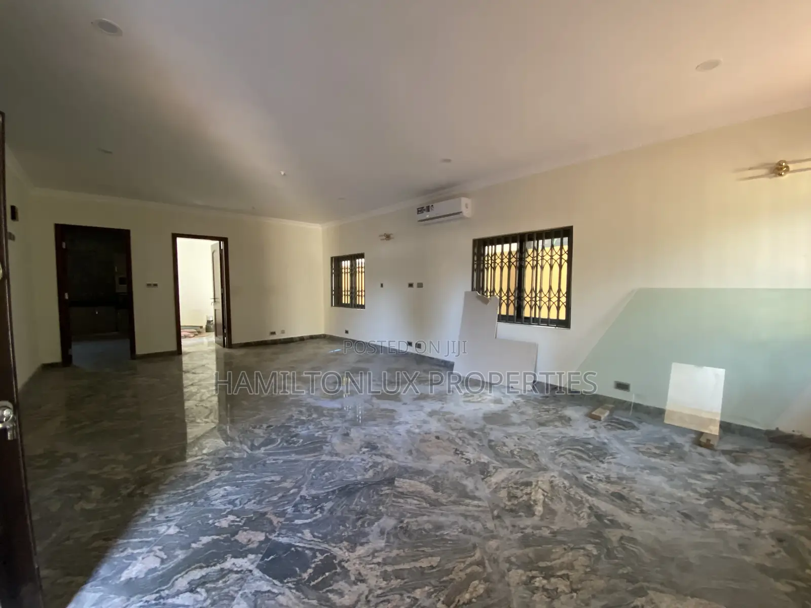 5bdrm Mansion in East Legon, Boundary Road Area for rent