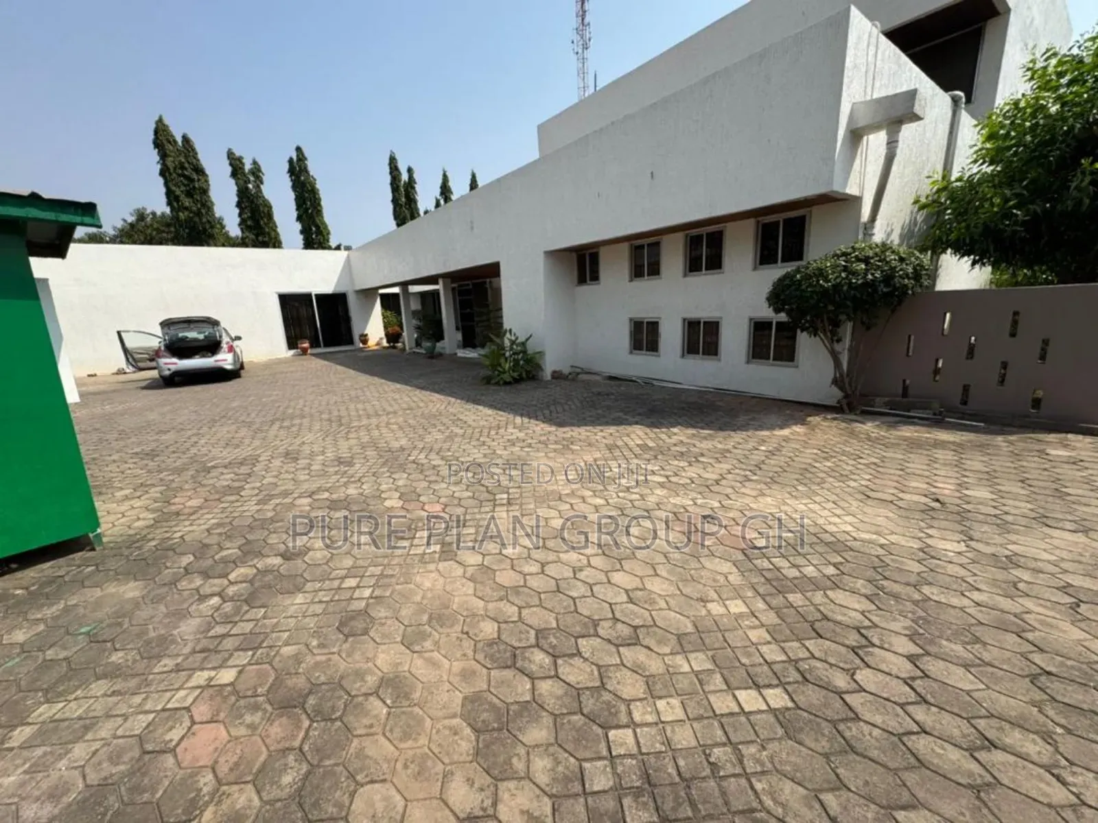 7bdrm House in Abelemkpe, Lincoln School Area for rent