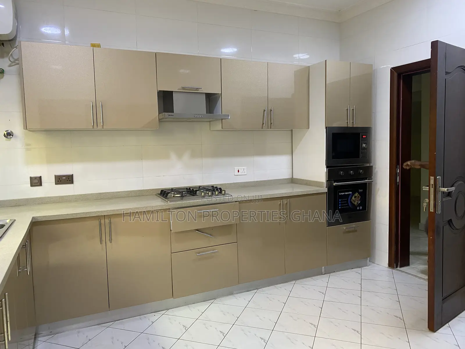 Furnished 5bdrm Mansion in East Legon, A&C Mall Area for rent