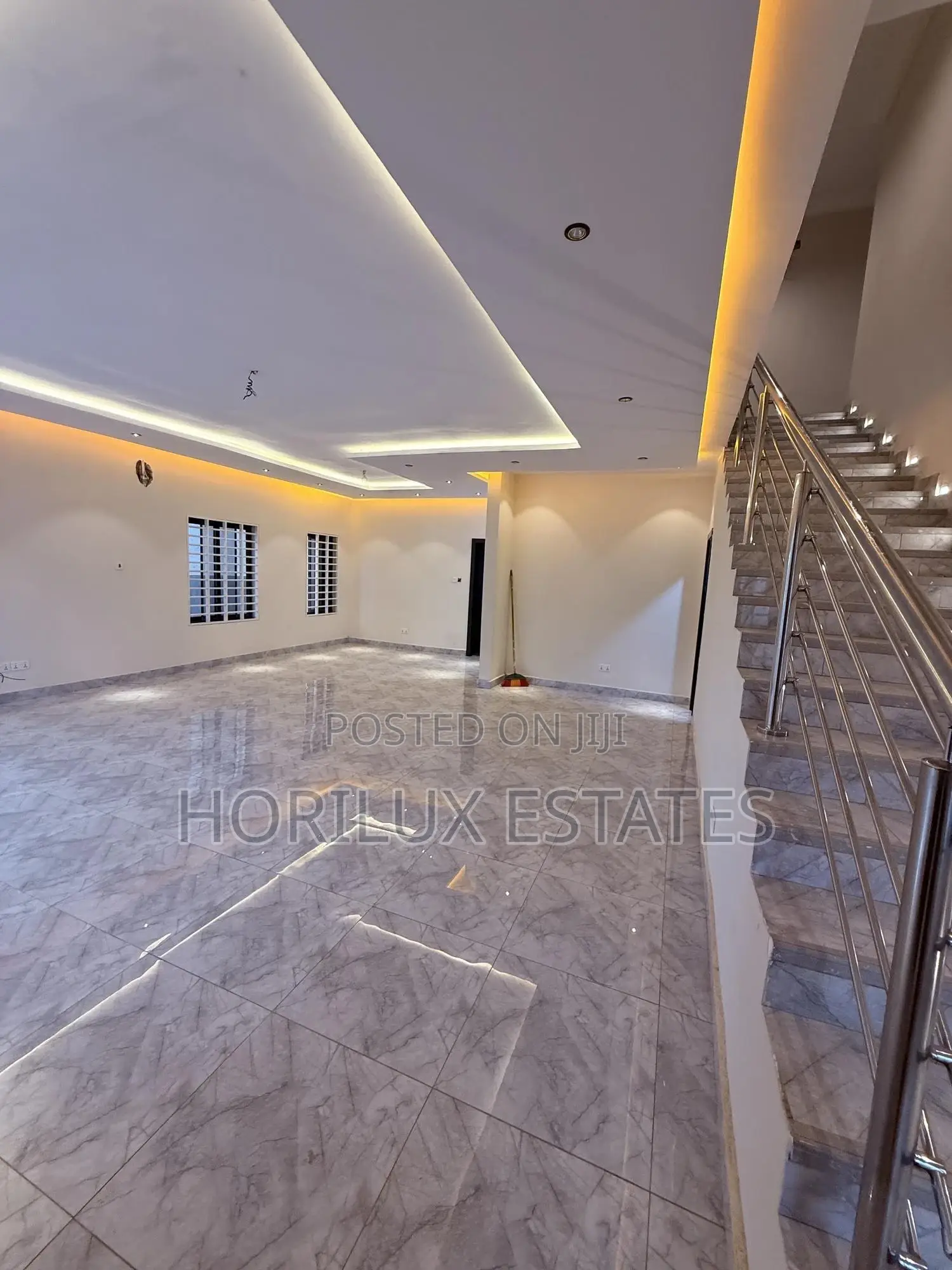 4bdrm Duplex in Kwabenya for sale