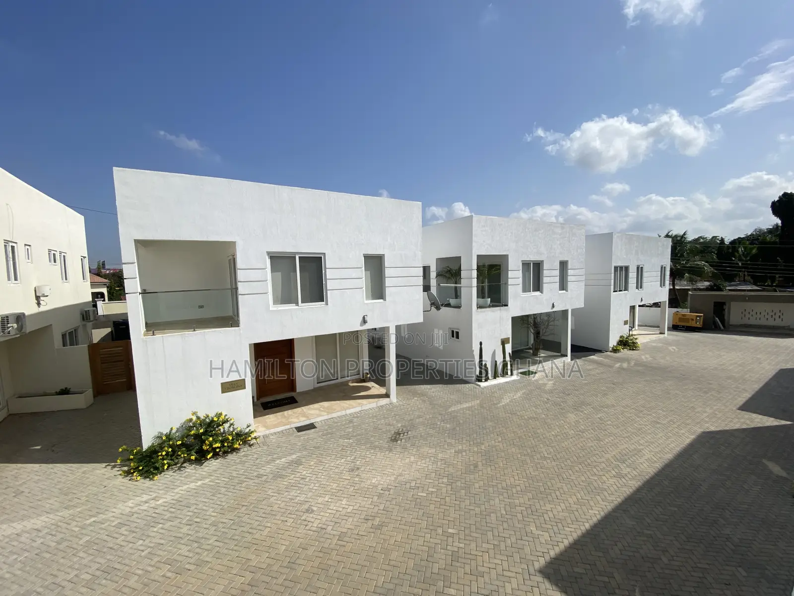 3bdrm Townhouse / Terrace in Cantonments, US Embassy Area for rent
