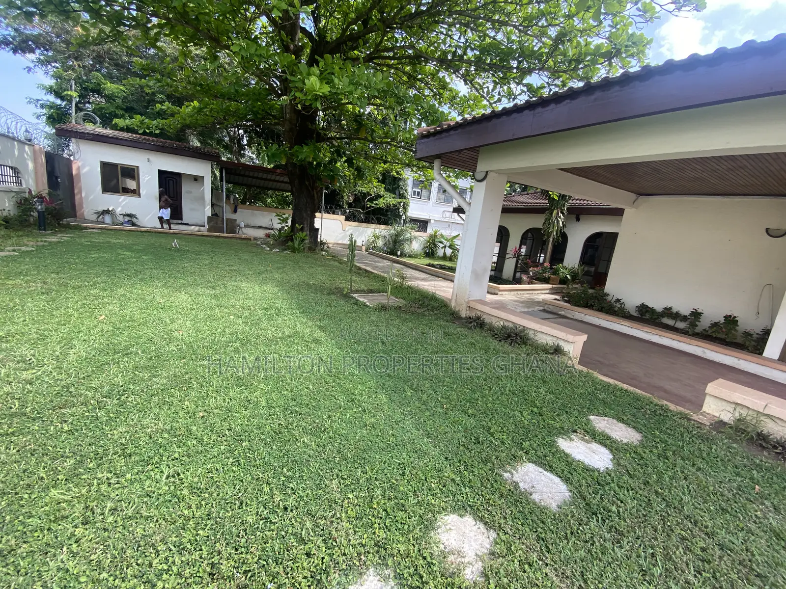 6bdrm House in Cantonments, US Embassy Area for rent