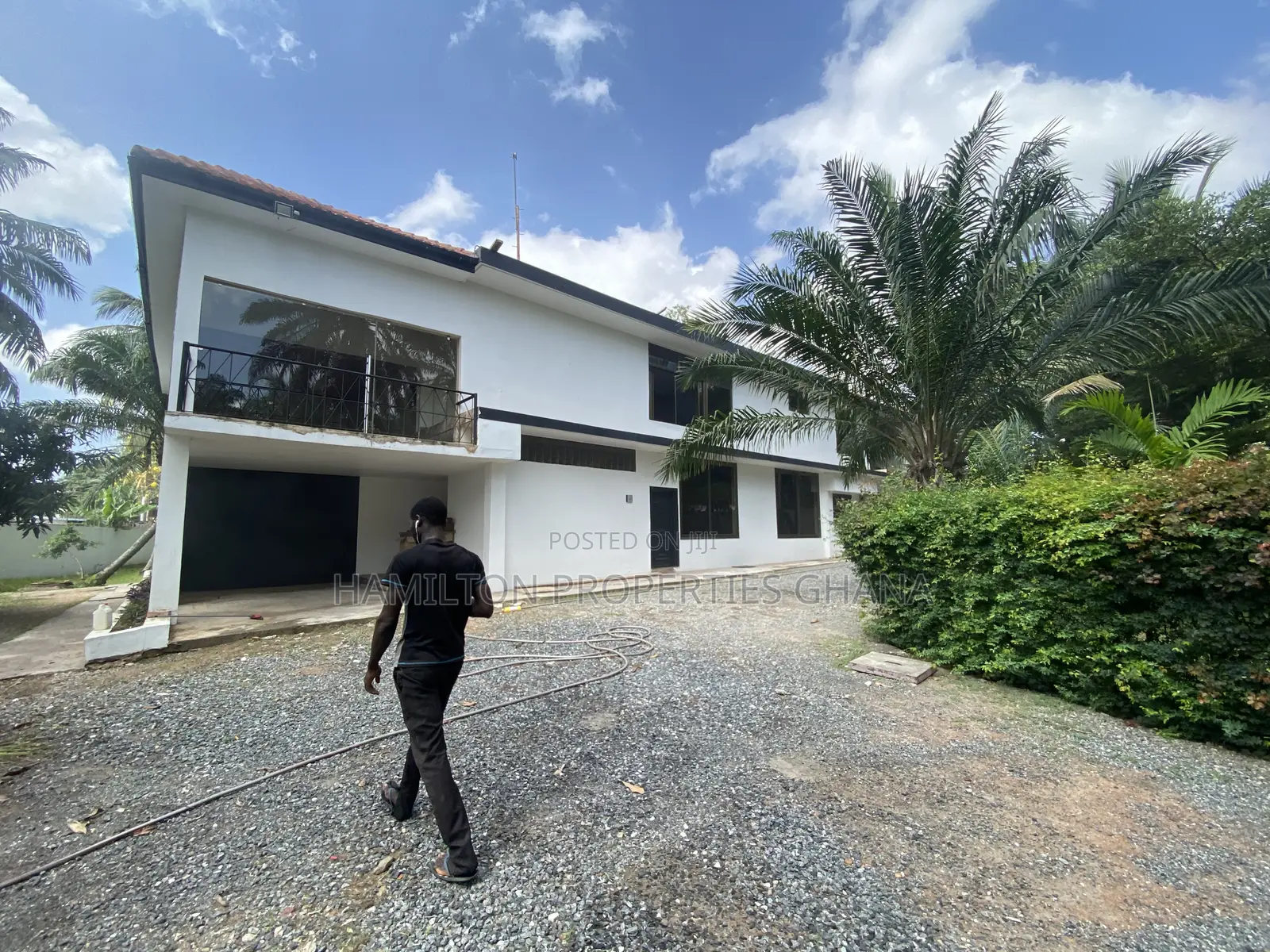 8bdrm Farm House in Cantonments, US Embassy Area for rent