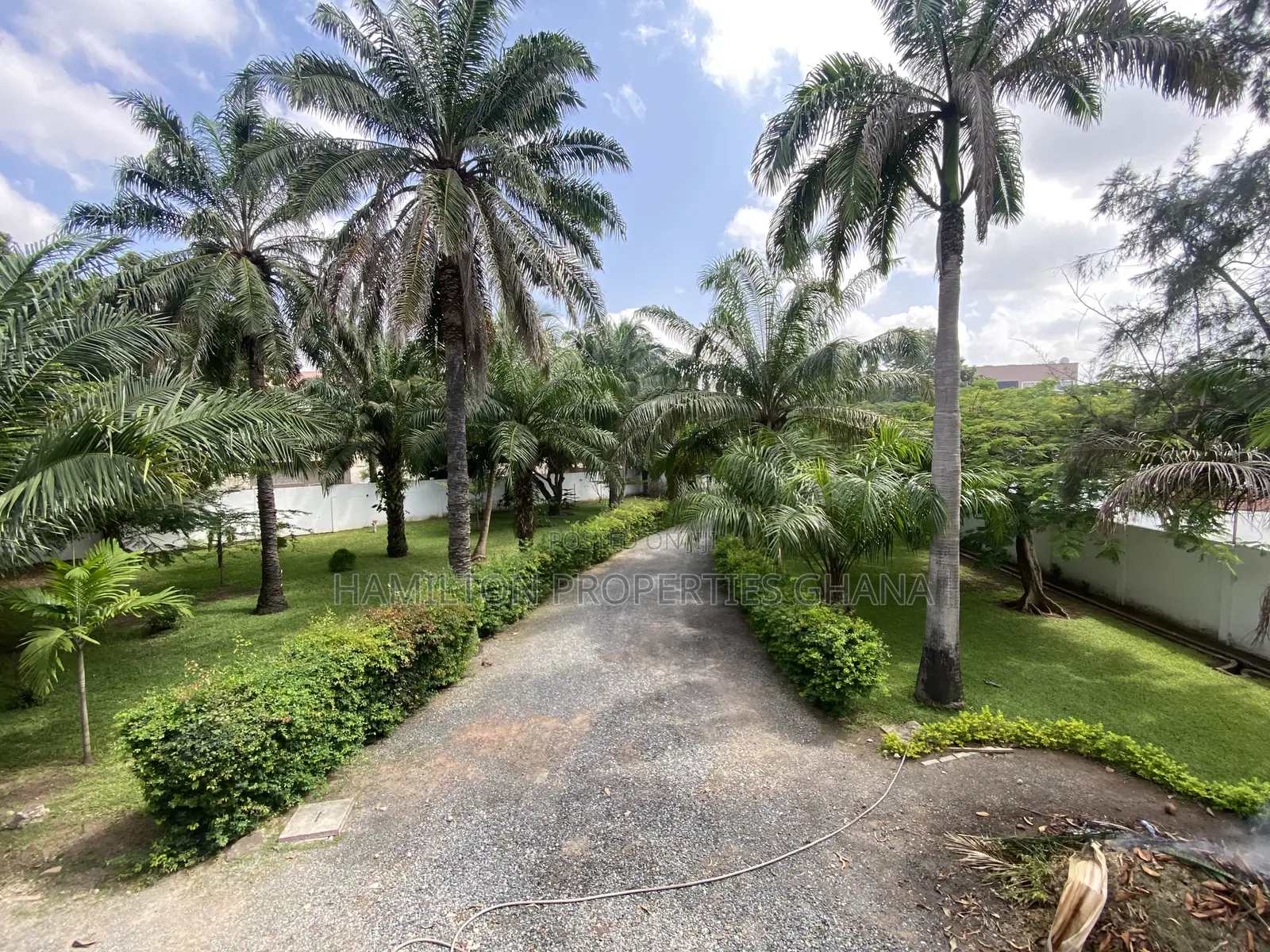 8bdrm Farm House in Cantonments, US Embassy Area for rent