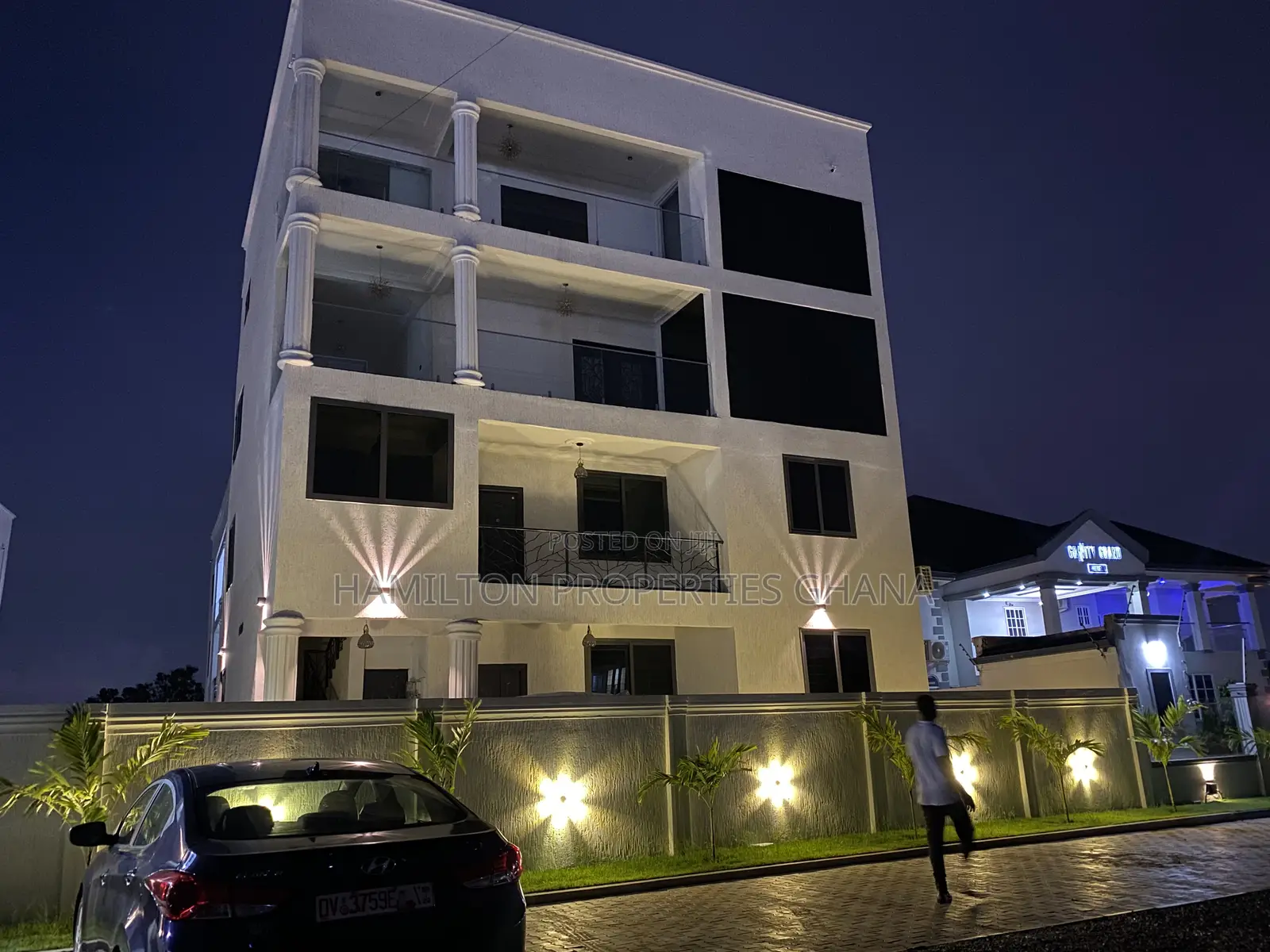 Furnished 2bdrm Apartment in School Junction for rent