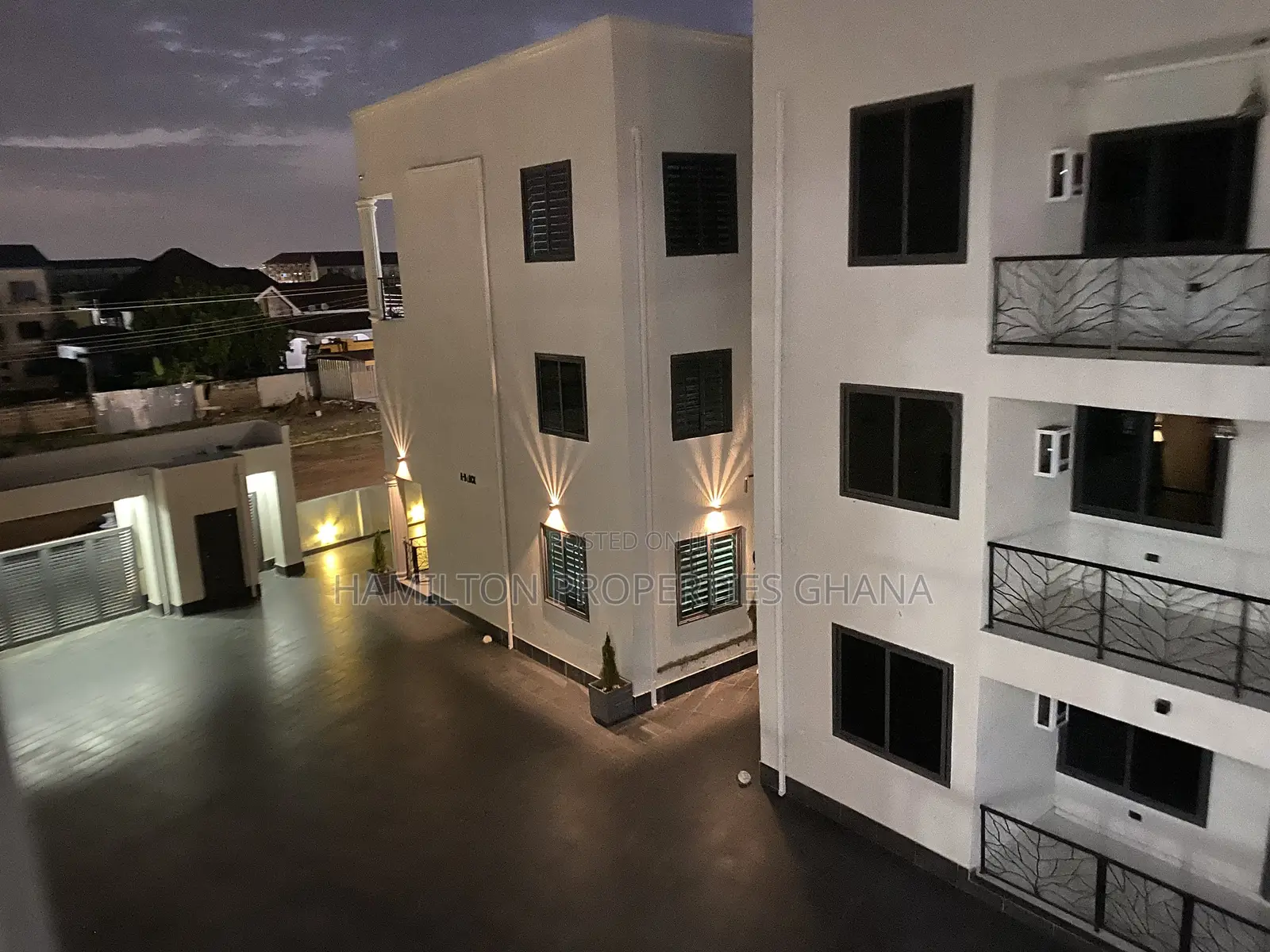 Furnished 2bdrm Apartment in School Junction for rent