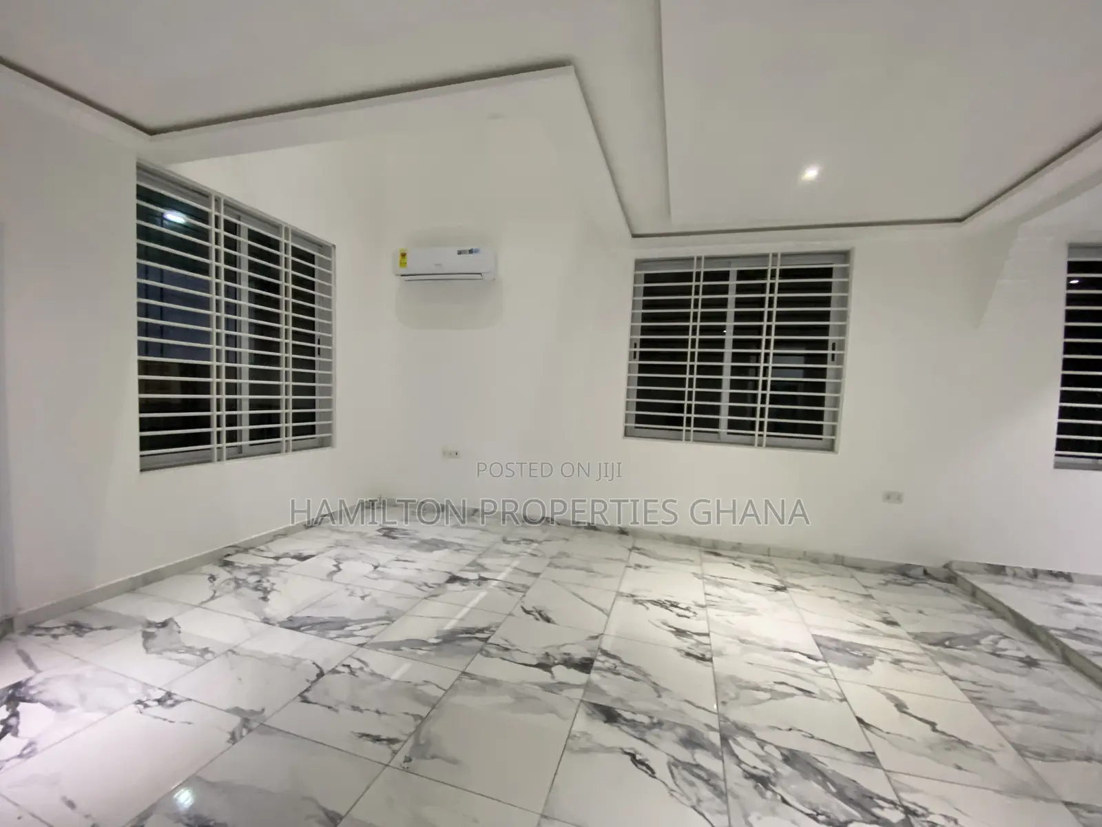 4bdrm House in Lakeside for sale